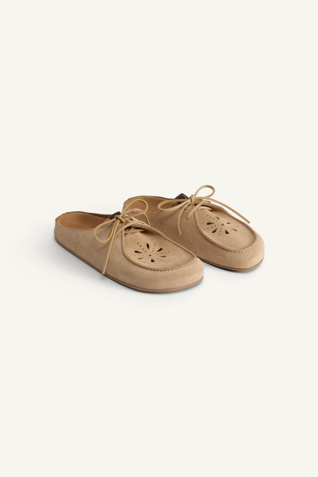 LIMITED EDITION LEATHER CLOGS