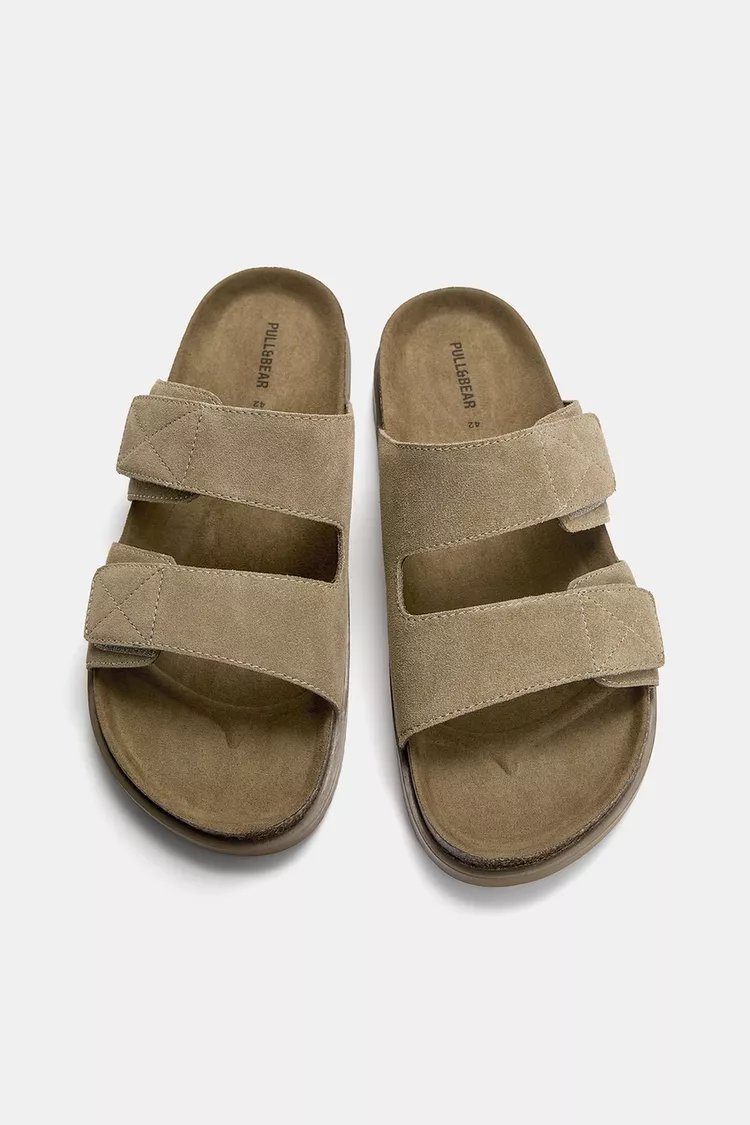 Leather flat sandals