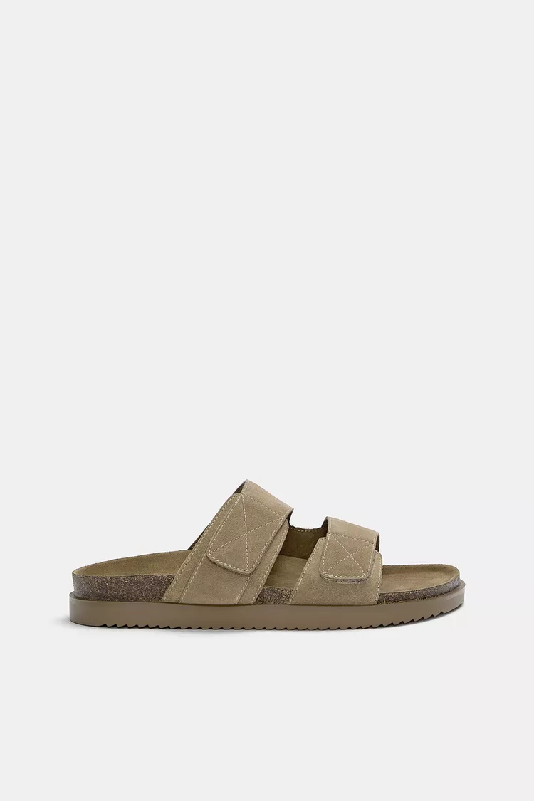 Leather flat sandals