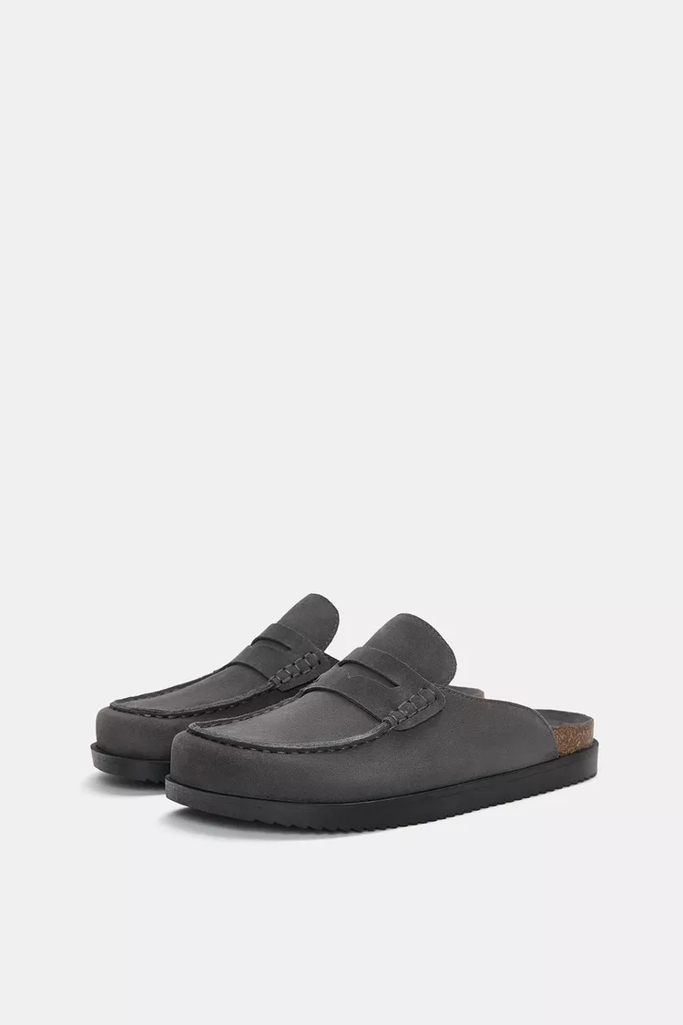 Leather slippers with straps