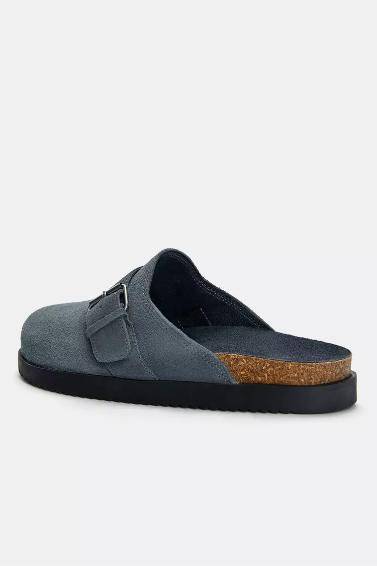 Buckled leather sabo