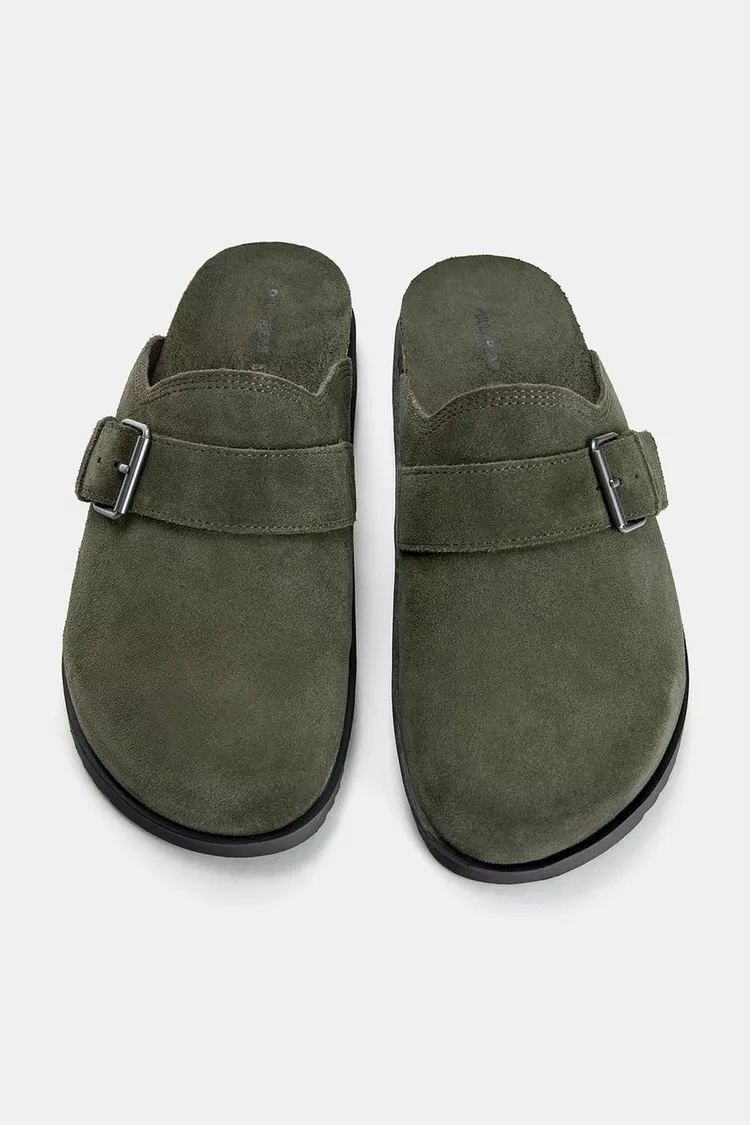Buckled leather sabo
