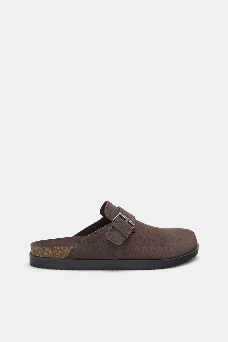 Buckled leather sabo