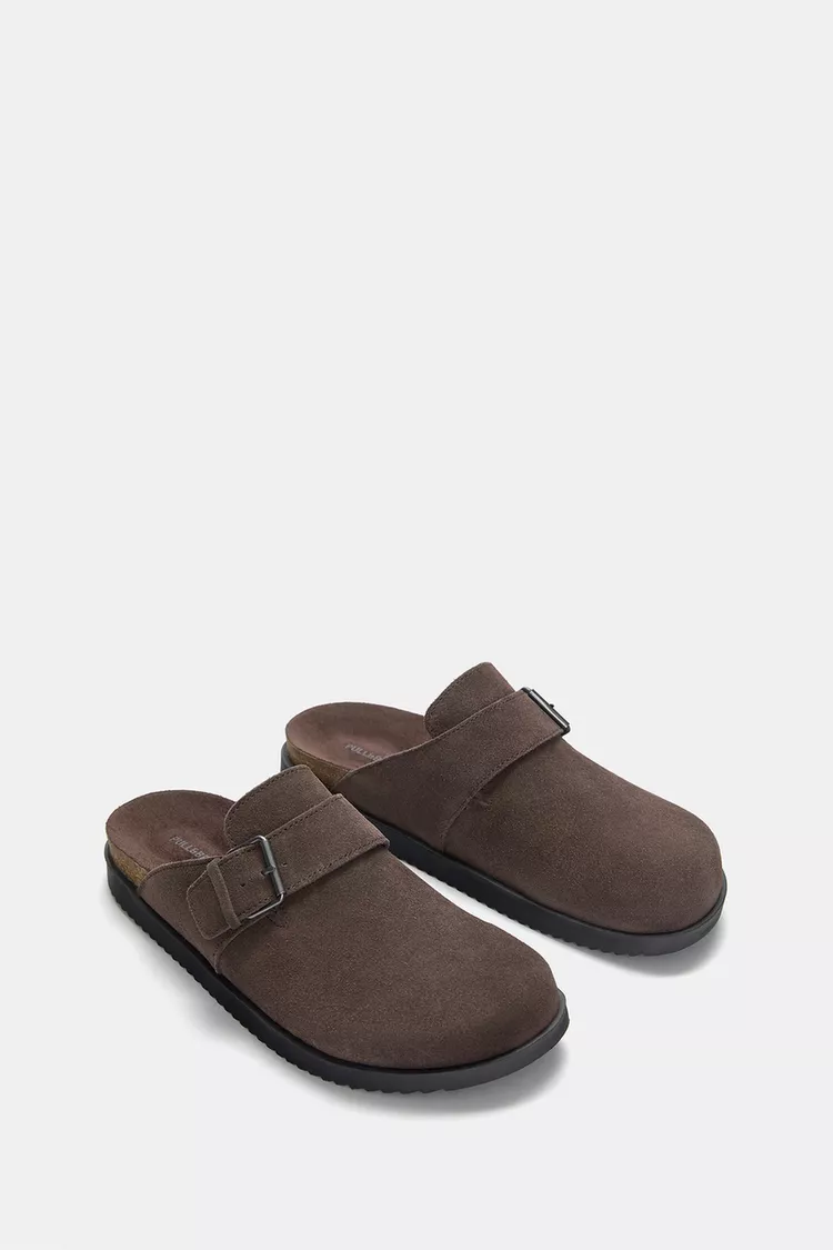 Buckled leather sabo