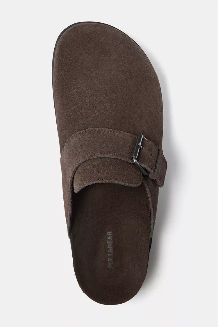 Buckled leather sabo