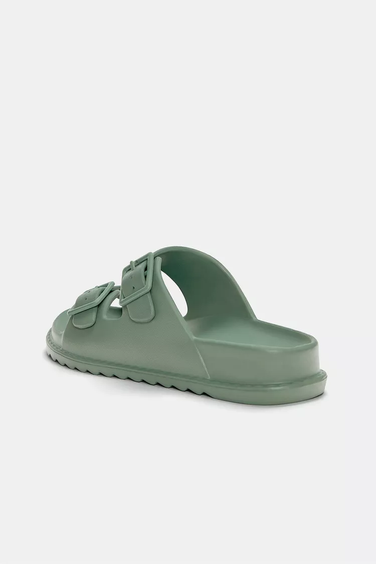 Elastic buckled sandals