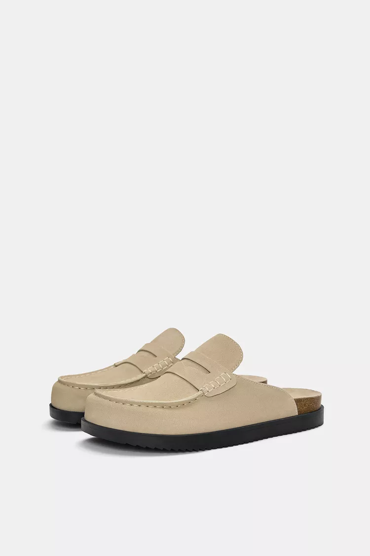 Leather slippers with straps