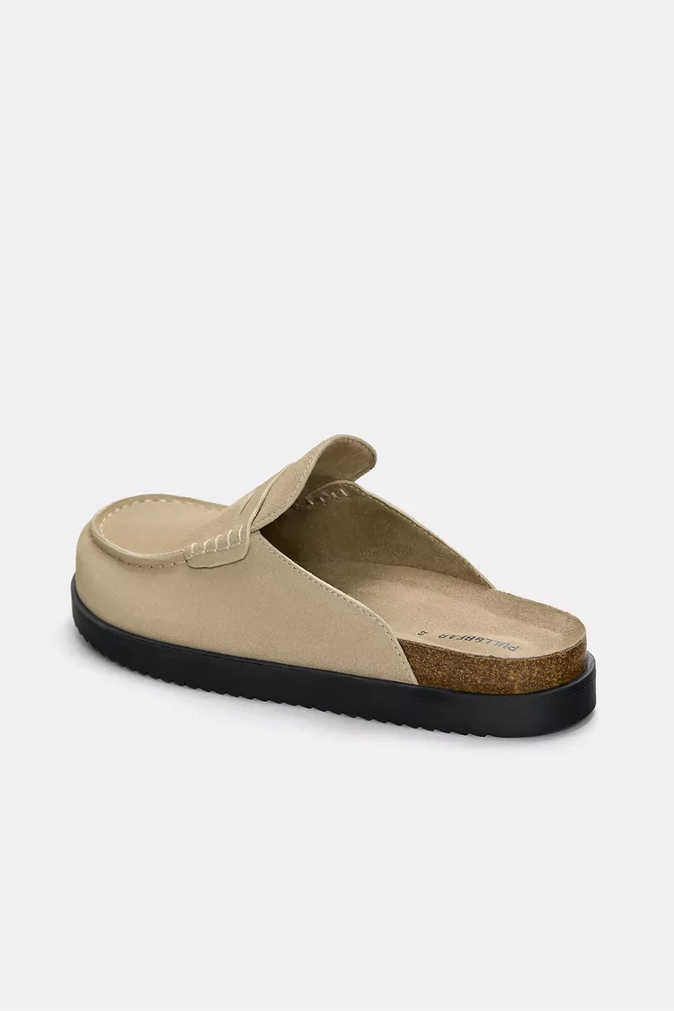 Leather slippers with straps