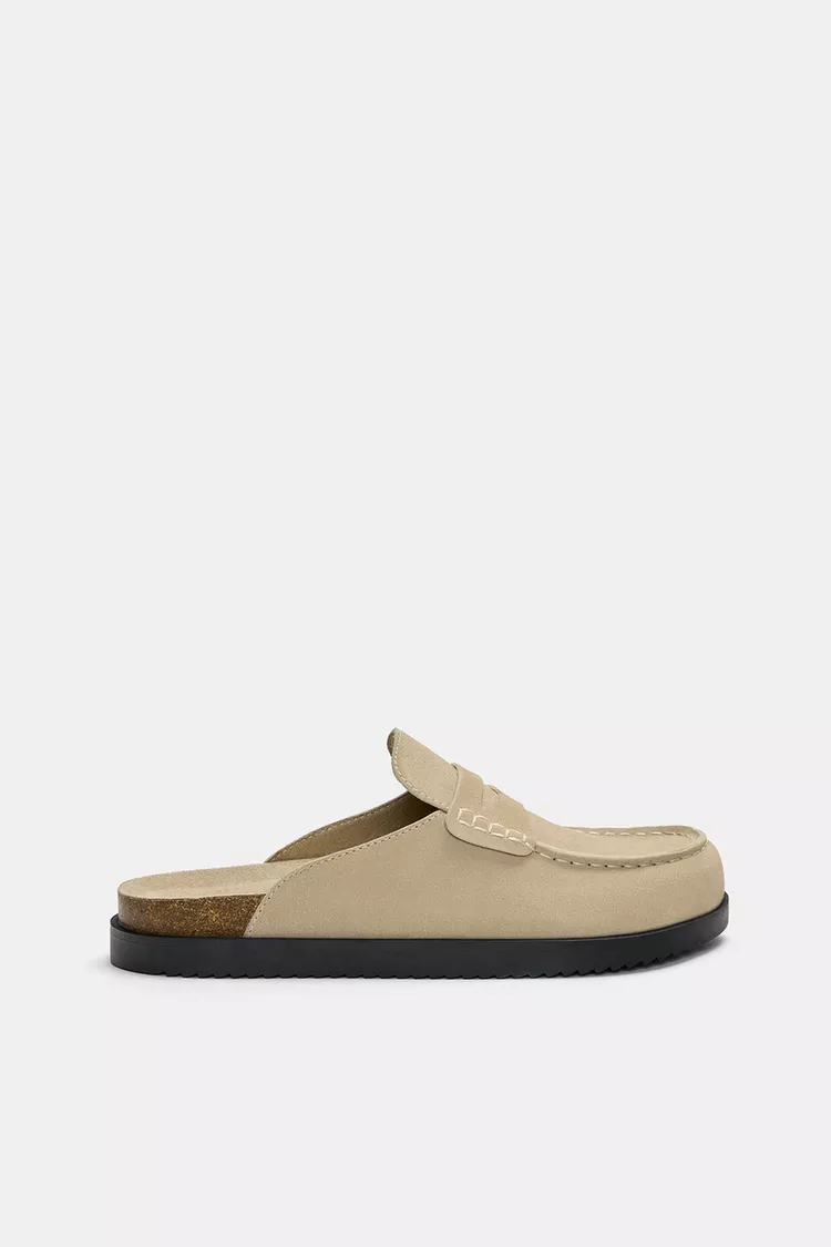 Leather slippers with straps