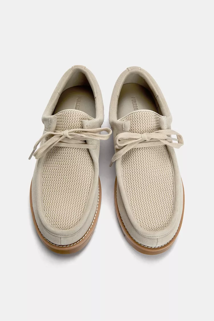 Lace-up leather shoes