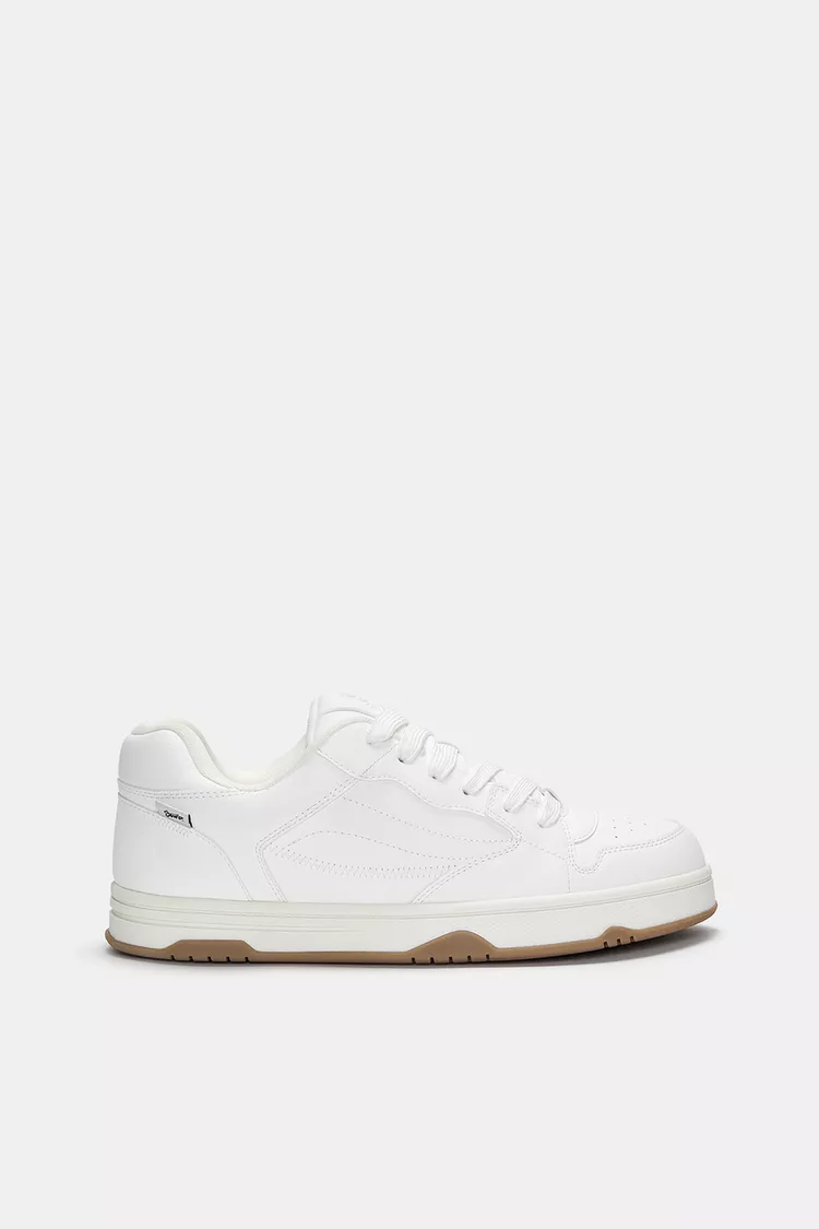 Skateboarding shoes