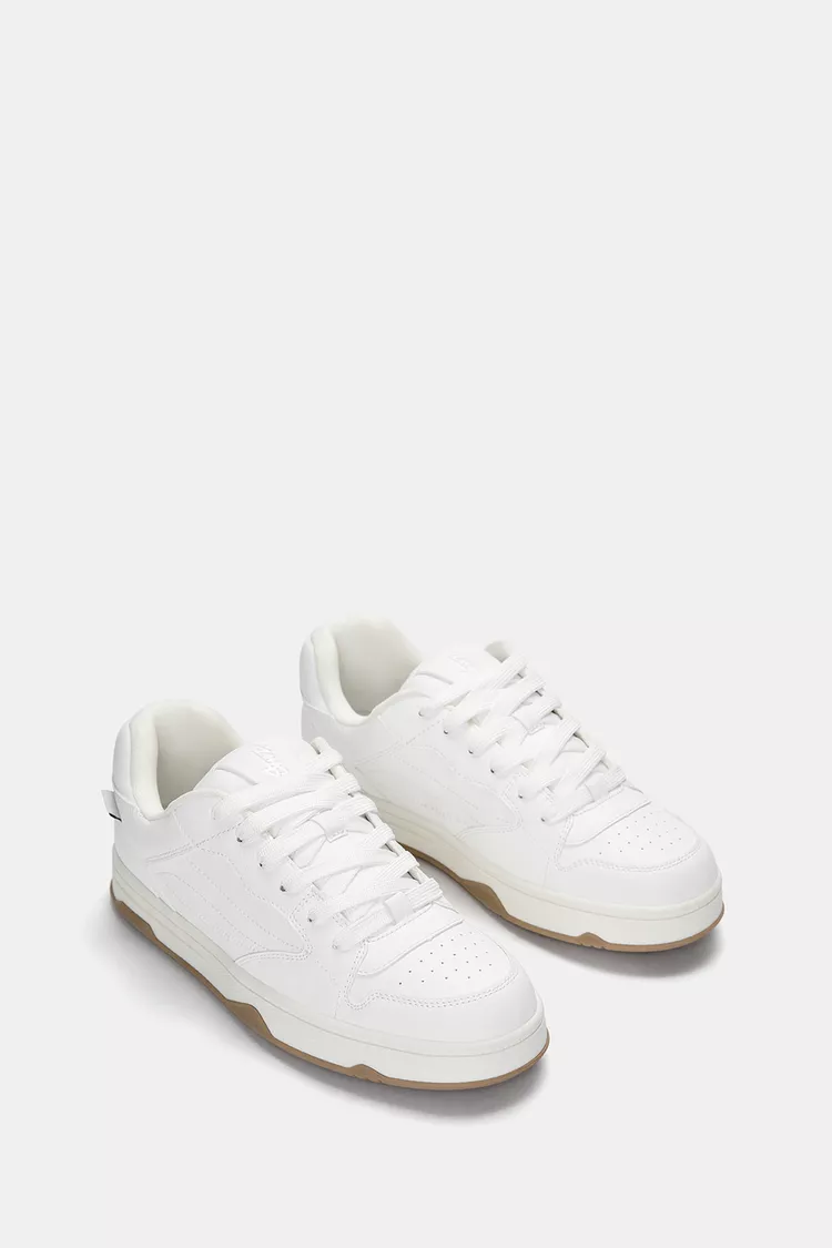 Skateboarding shoes