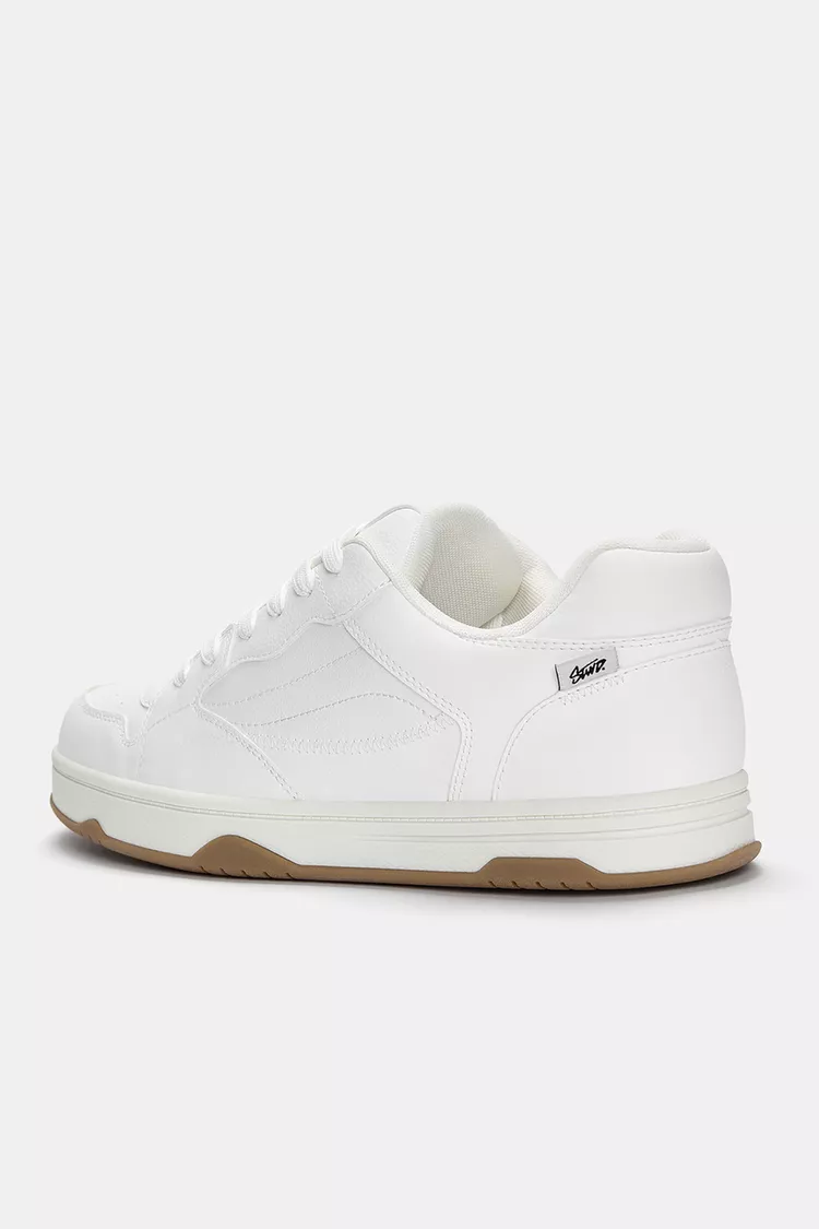 Skateboarding shoes