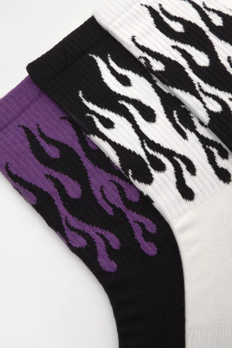 Flame pattern socks set