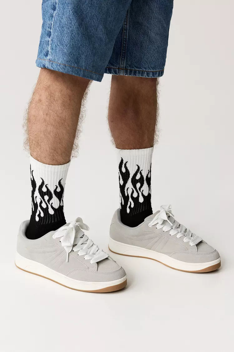 Flame pattern socks set