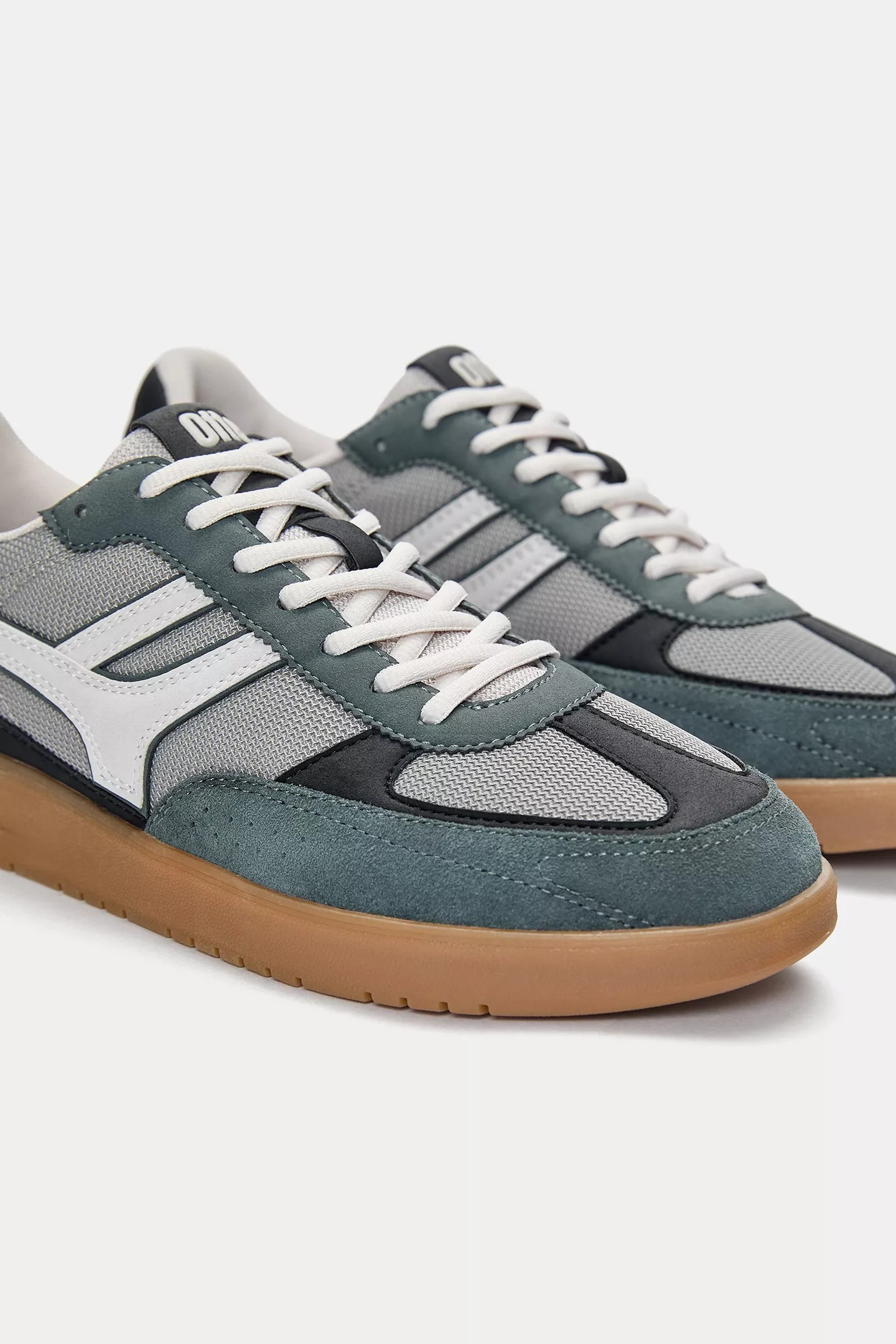 Multi-panel retro trainers