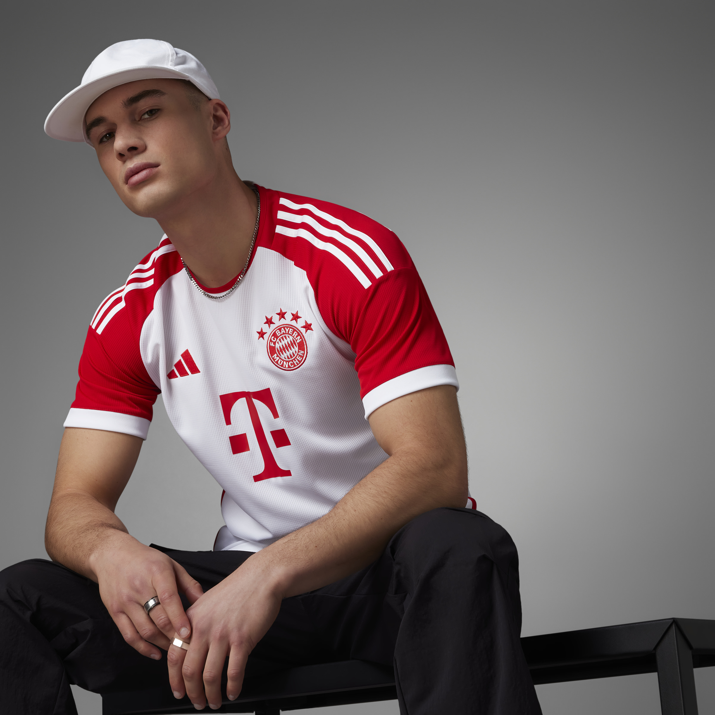 FC BAYERN 23/24 HOME JERSEY