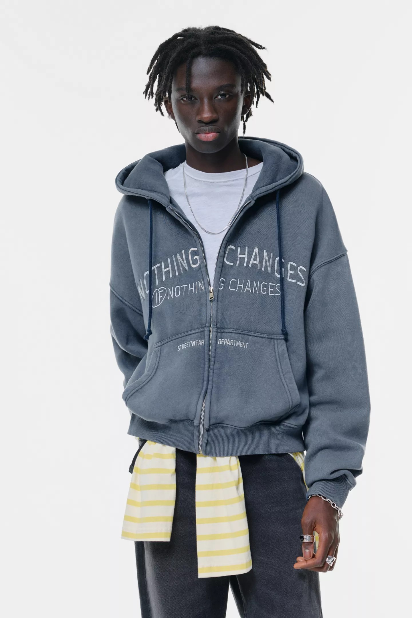 Hooded sweatshirt with embroidered zipper