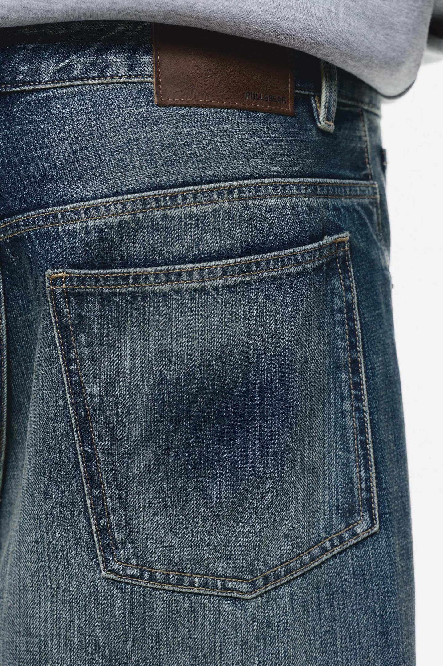 Wide straight jeans