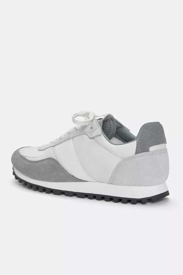 Casual trainers
