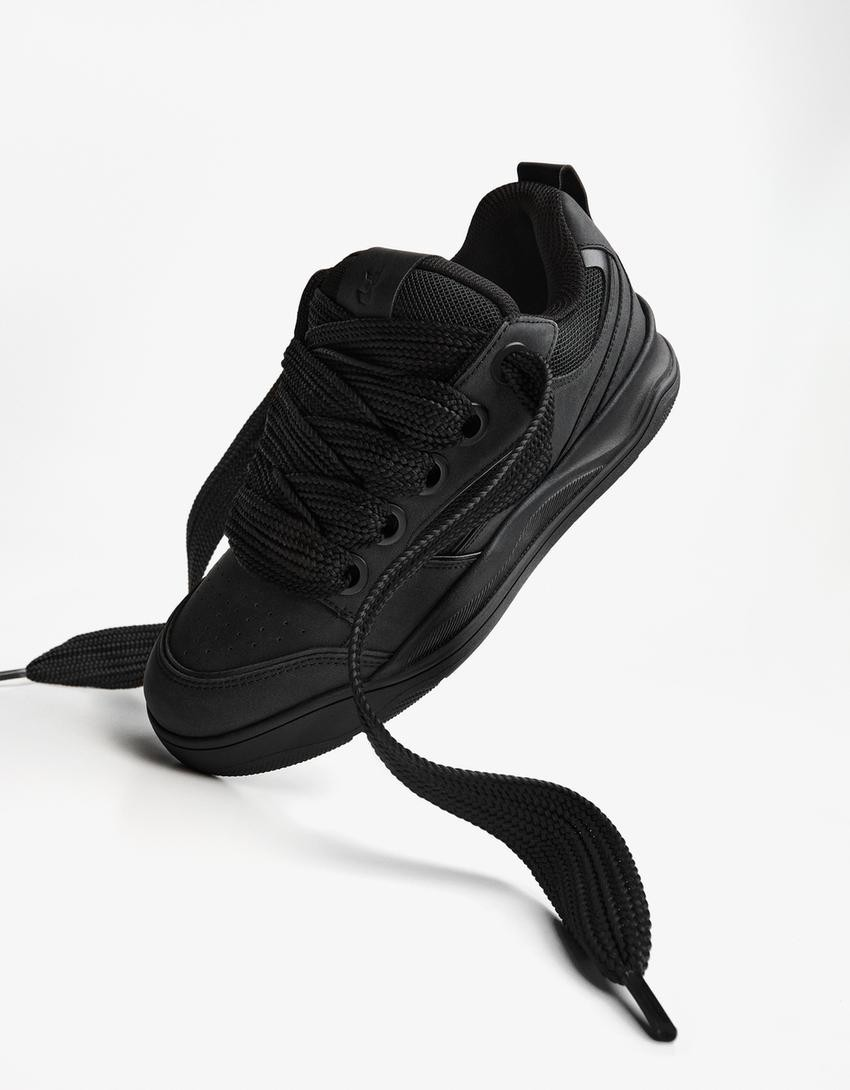 Skate shoes with thick soles