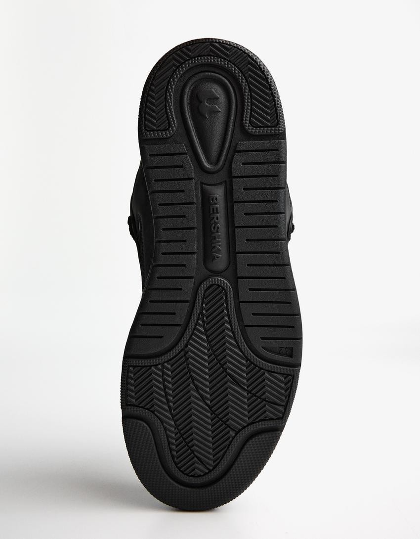 Skate shoes with thick soles