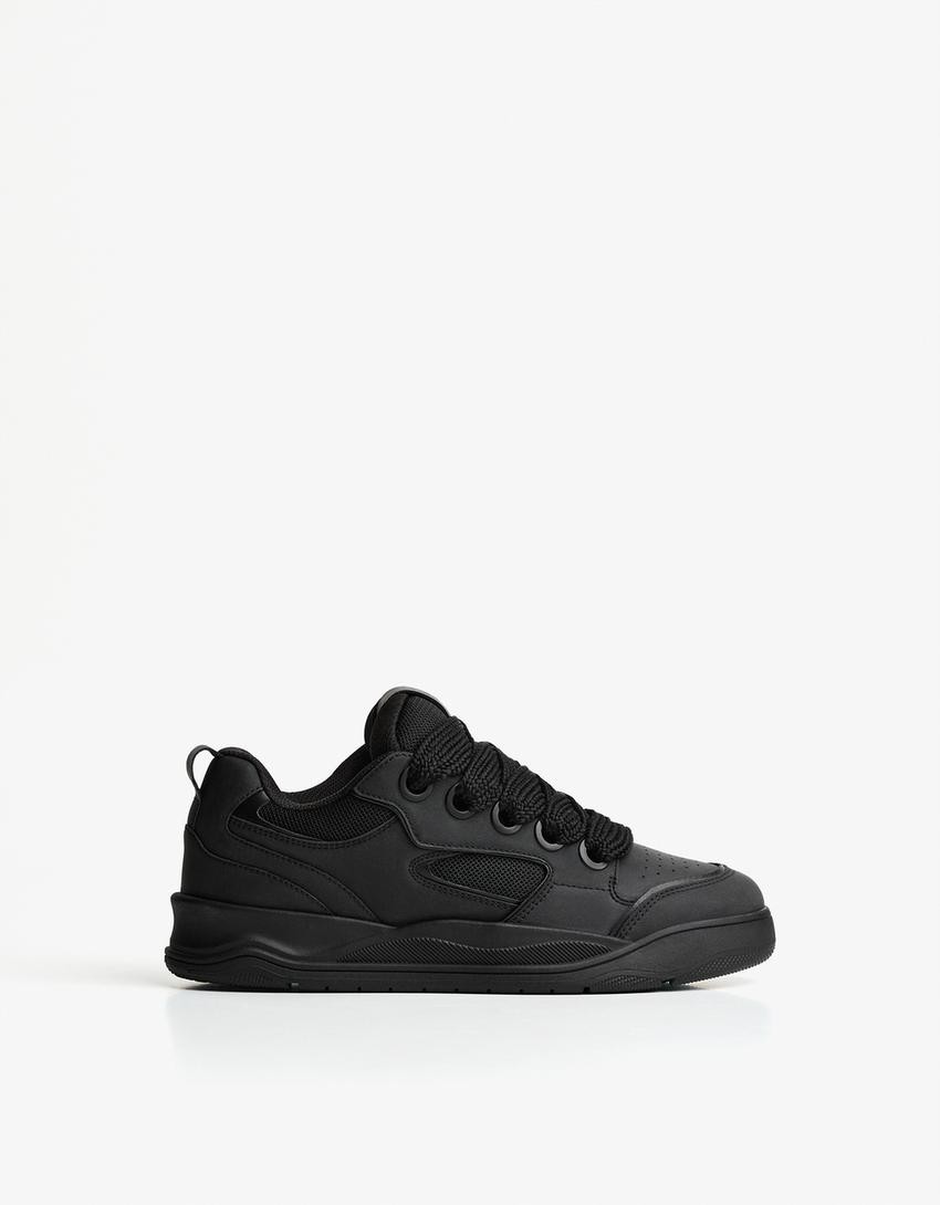 Skate shoes with thick soles