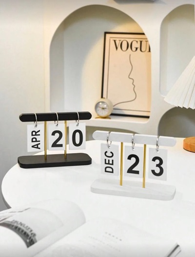 Desktop Flip Calendar