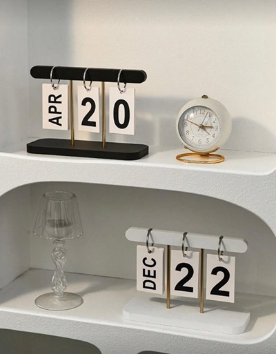 Desktop Flip Calendar