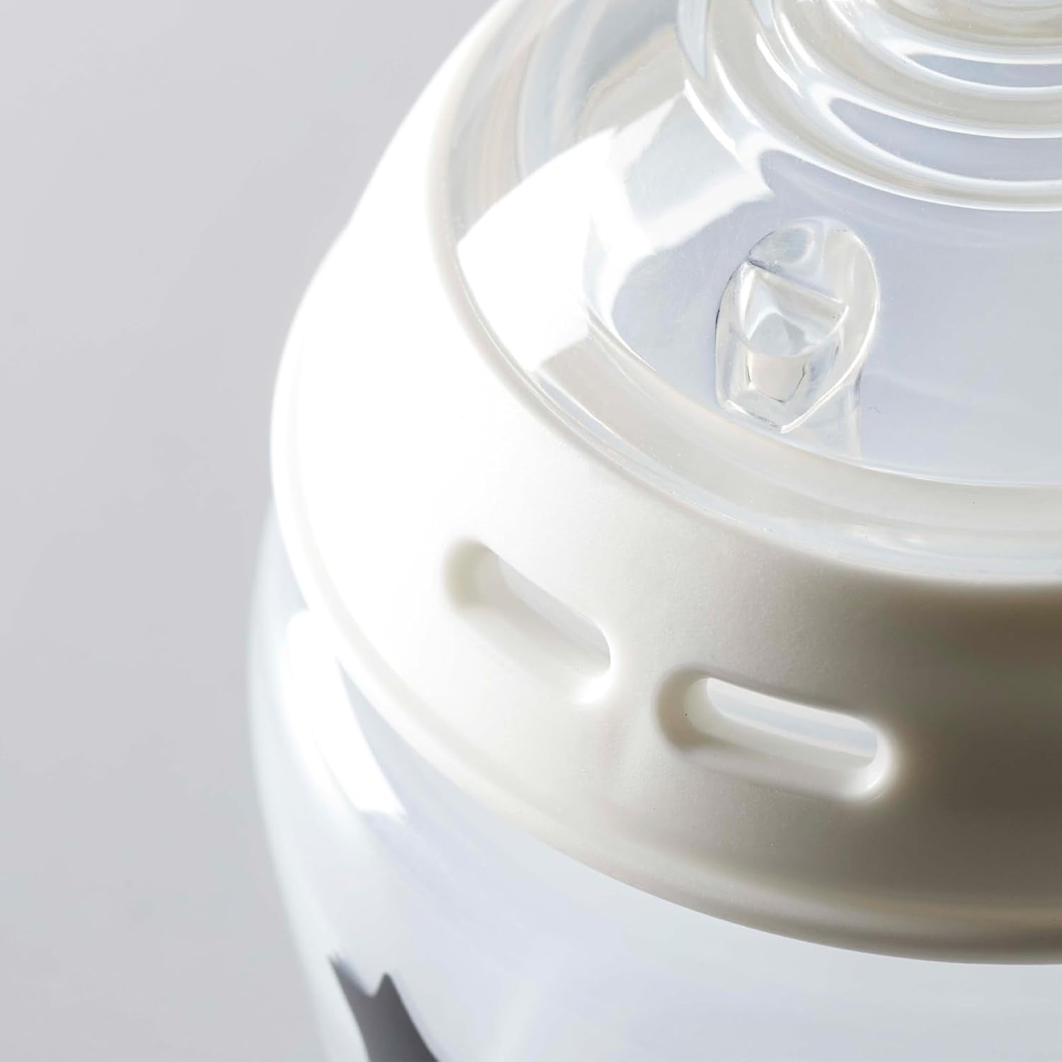 Tommee Tippee Natural Start Anti-Colic BPA Free Baby Bottles, 9oz, Slow-Flow Breast-Like Nipple for a Natural Latch, Designed for Seamless Transitions Between Bottle and Breast, Pack of 4
