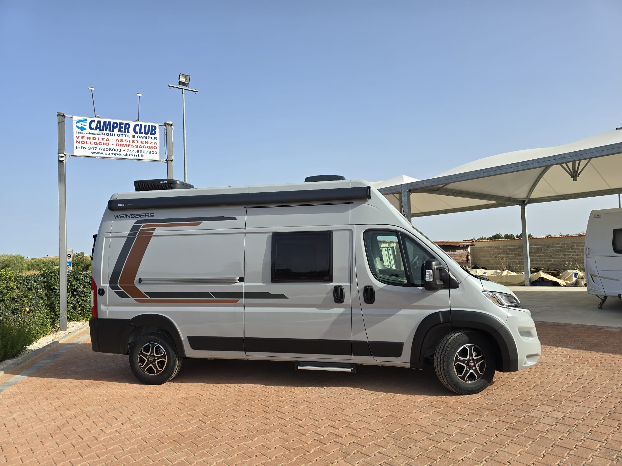 Weinsberg CaraBus 600 DQ tetto alto