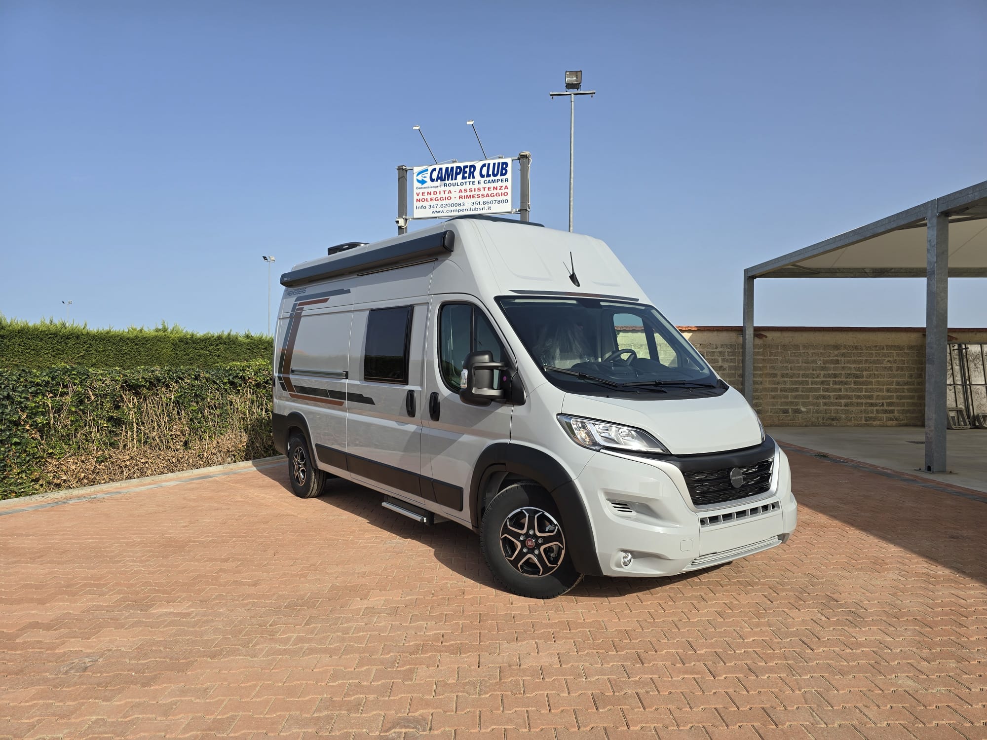 Weinsberg CaraBus 600 DQ tetto alto