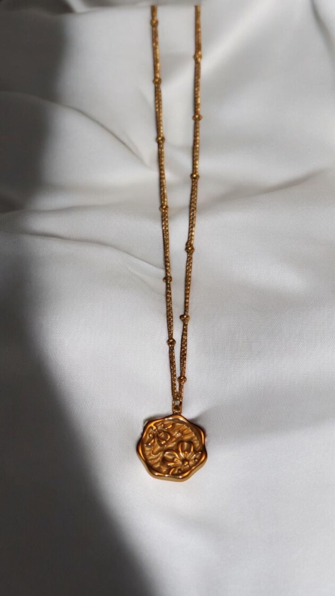 'Floral' Pendant Necklace