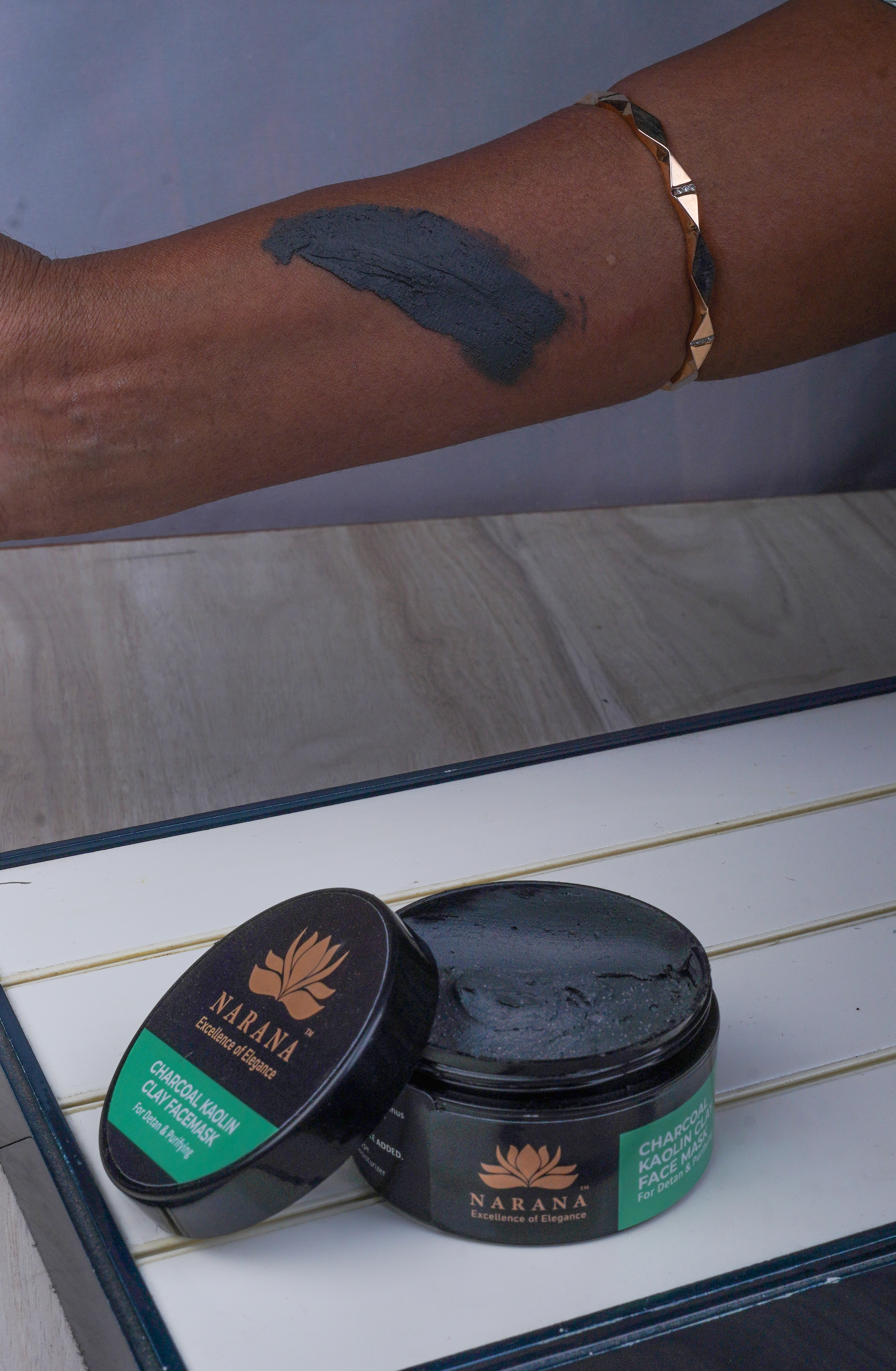 Charcoal Kaolin Clay Facemask