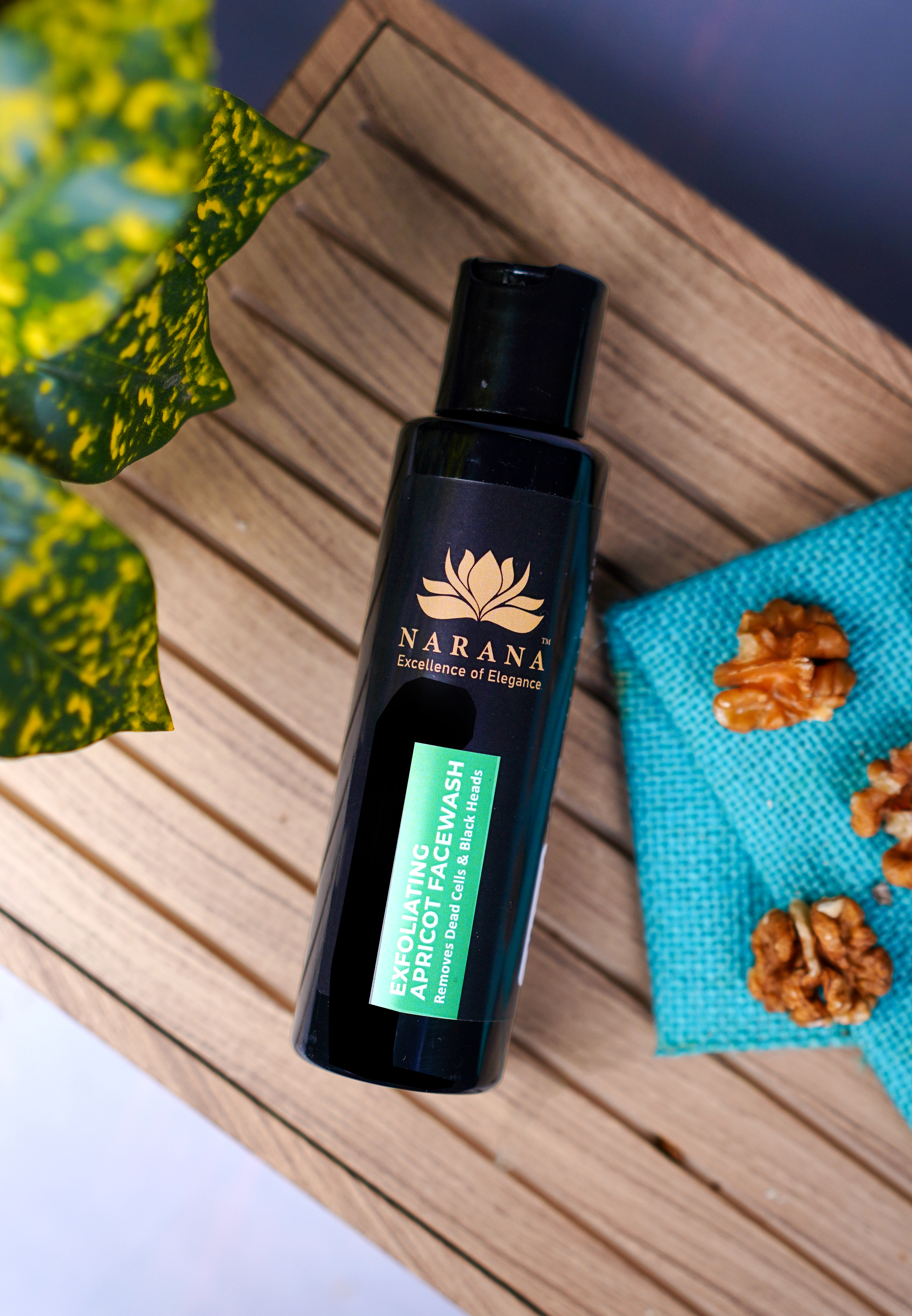 Exfoliating Apricot Facewash