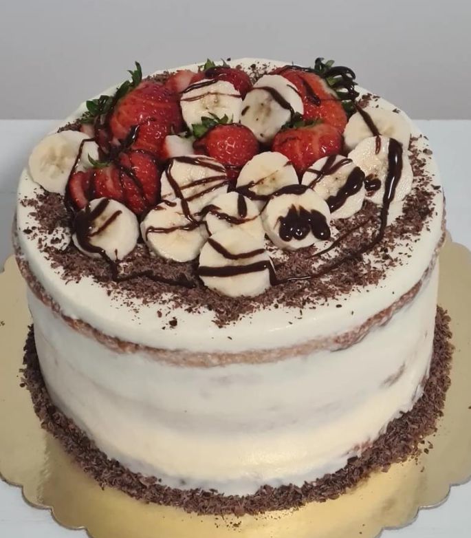 Slagroomtaart met Vers Fruit en Chocolade