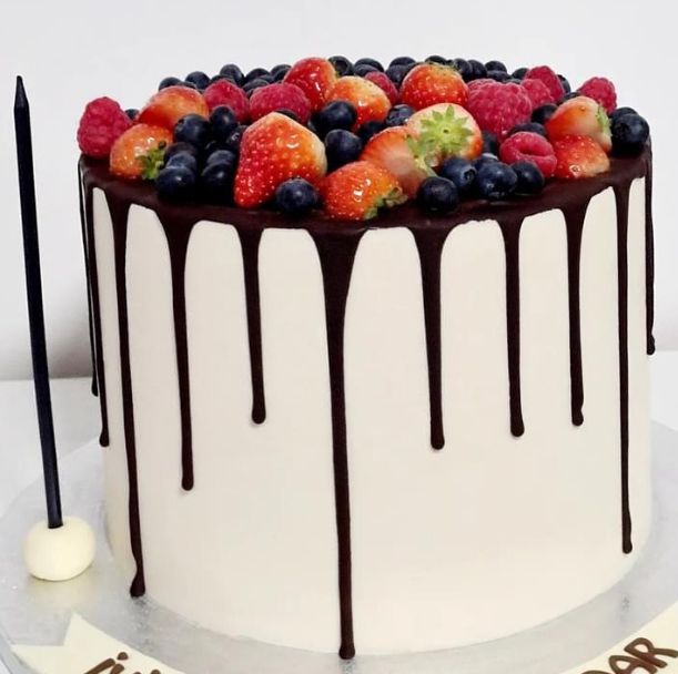 Dripcake met Vers Fruit