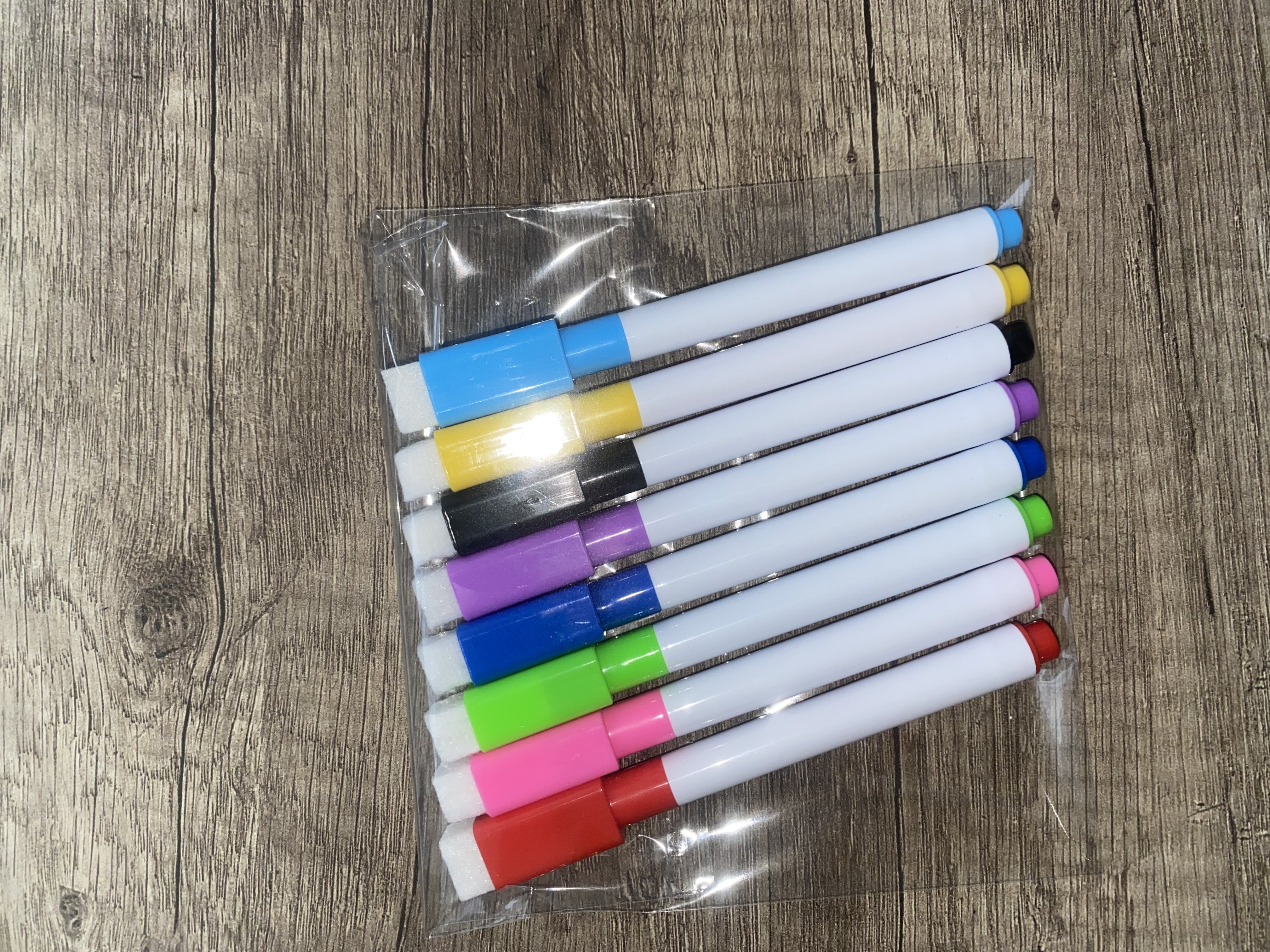 Feutres couleurs effaçables 