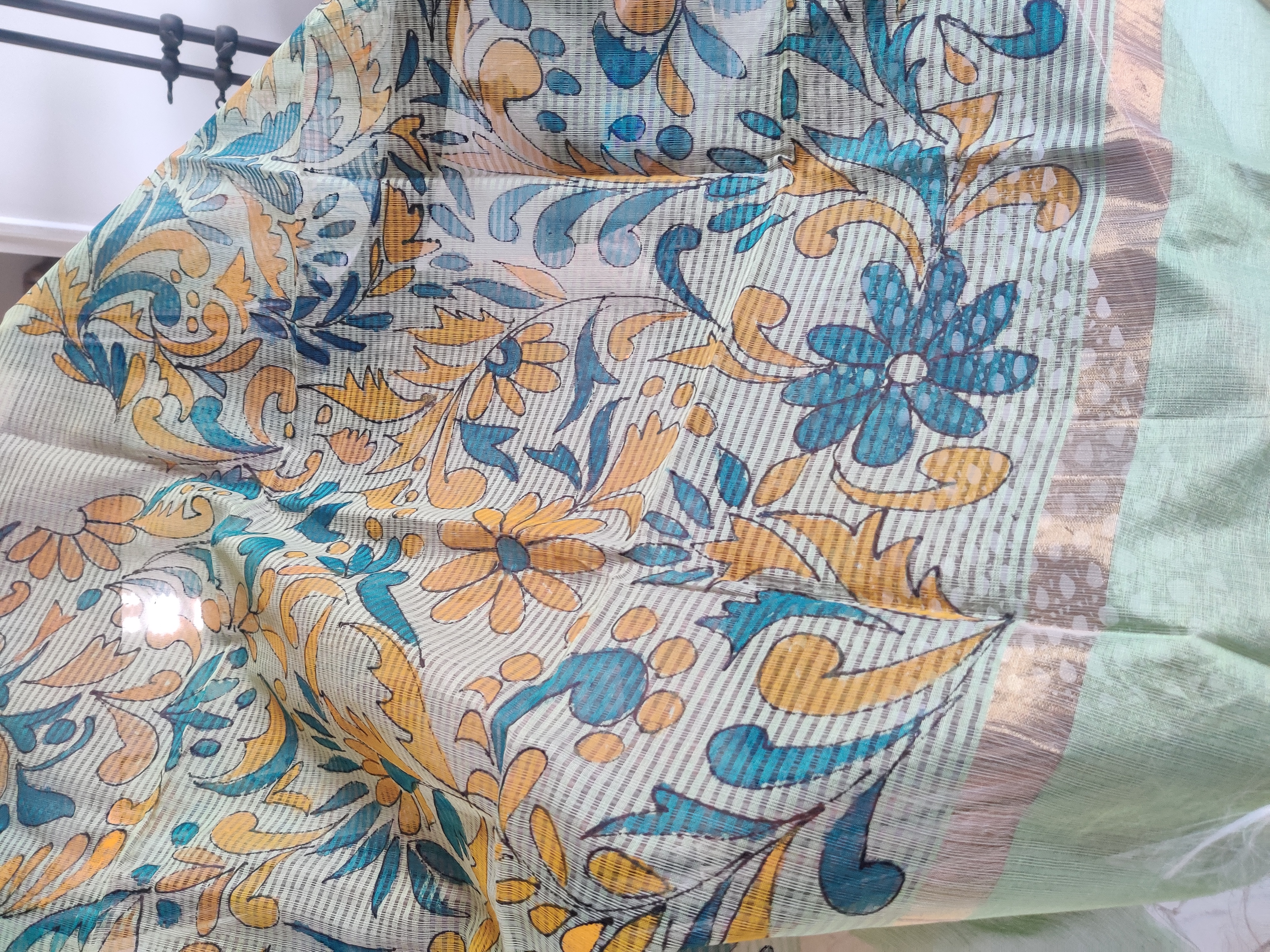 Painted dupatta (DF625)