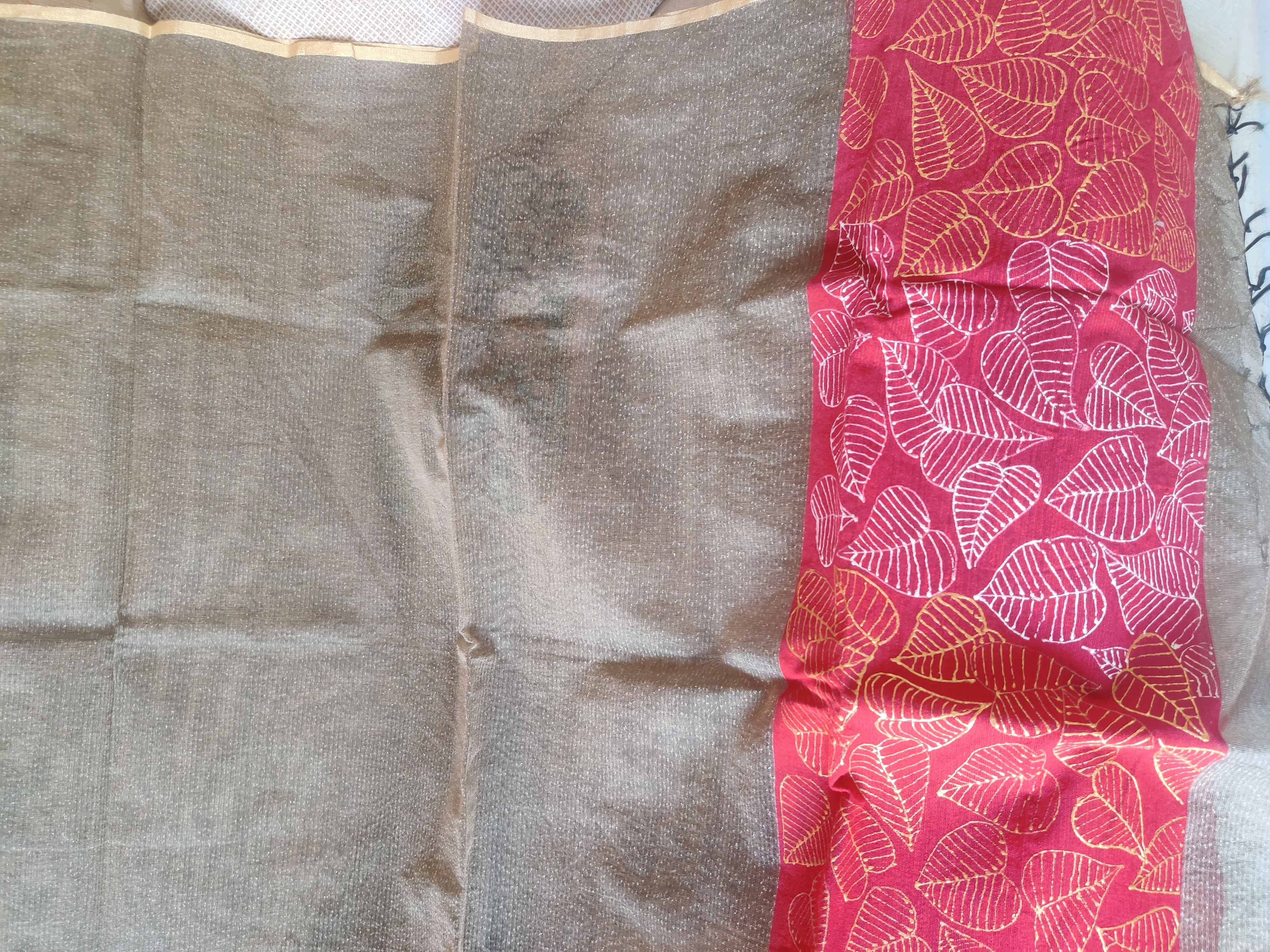 Vaseline and red dupatta (DF581)