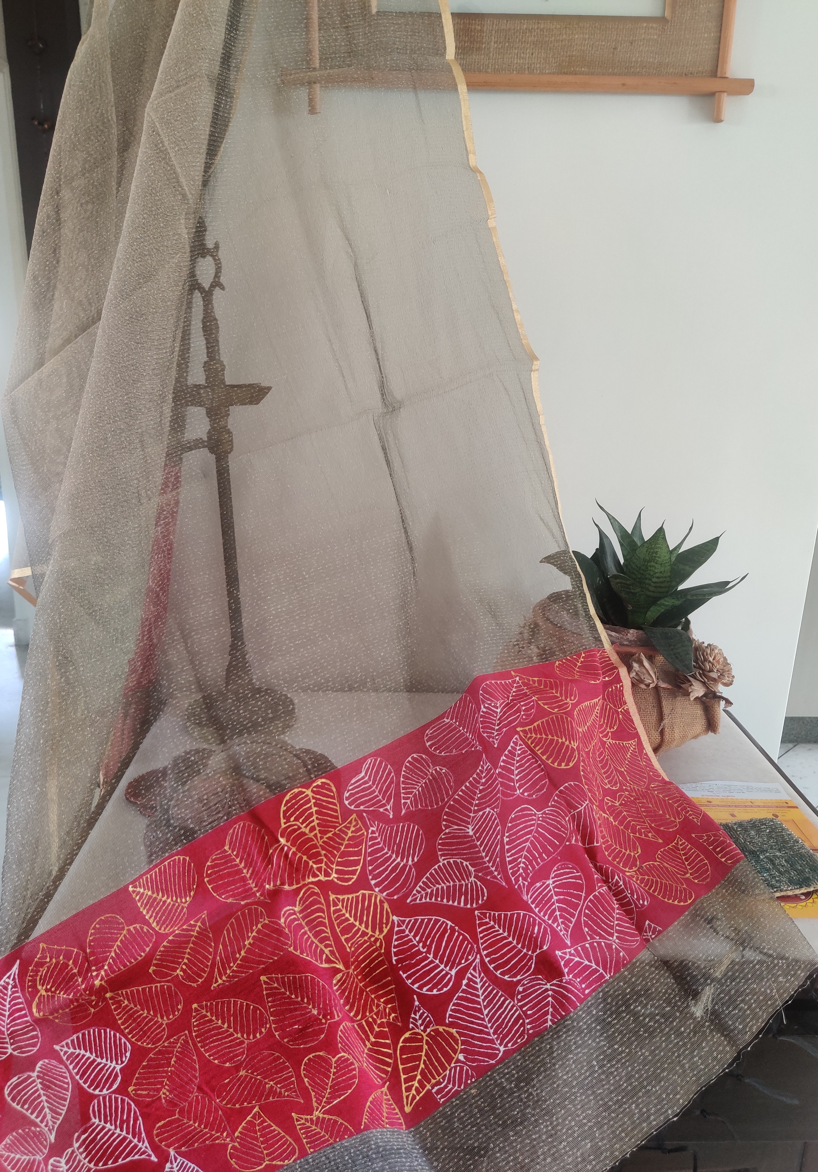 Vaseline and red dupatta (DF581)