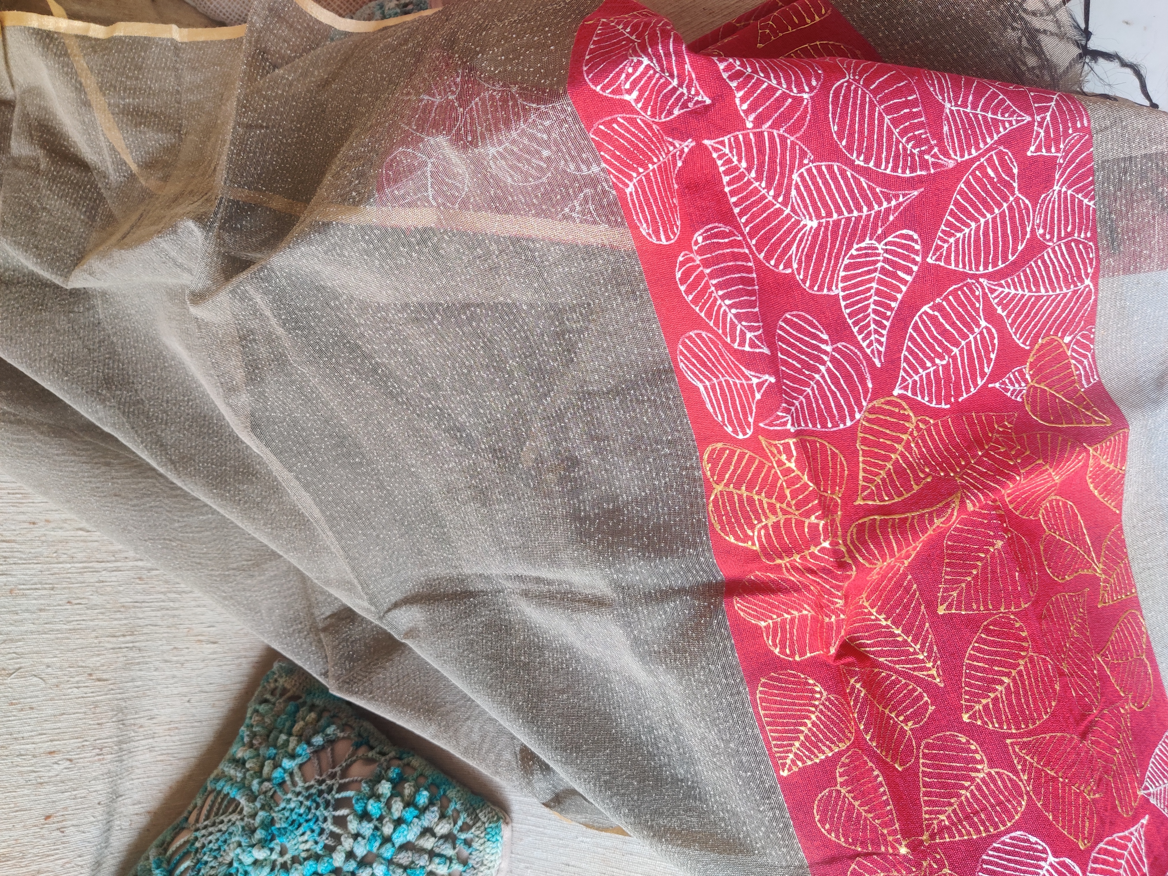 Vaseline and red dupatta (DF581)