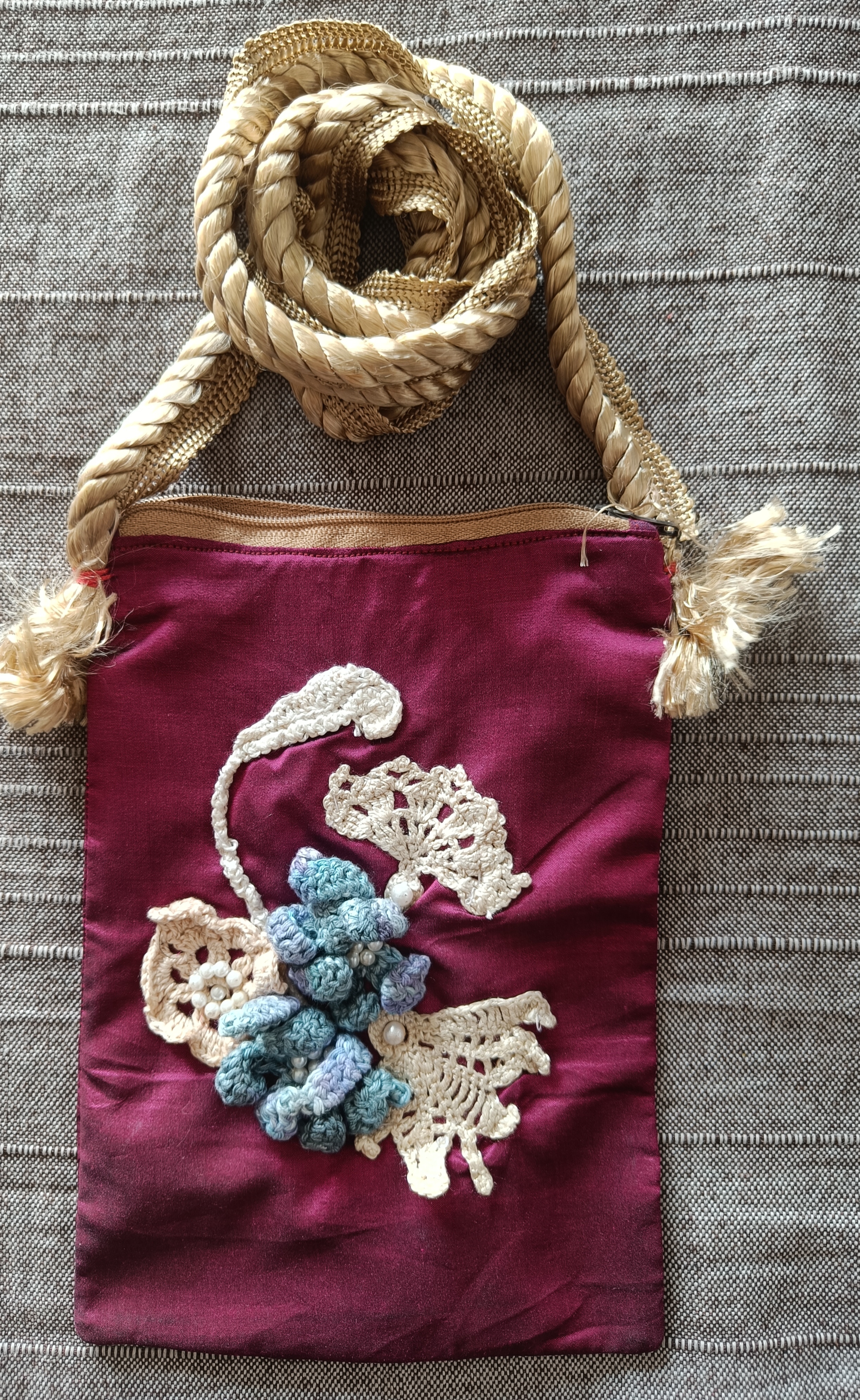 Handmade mobile pouch