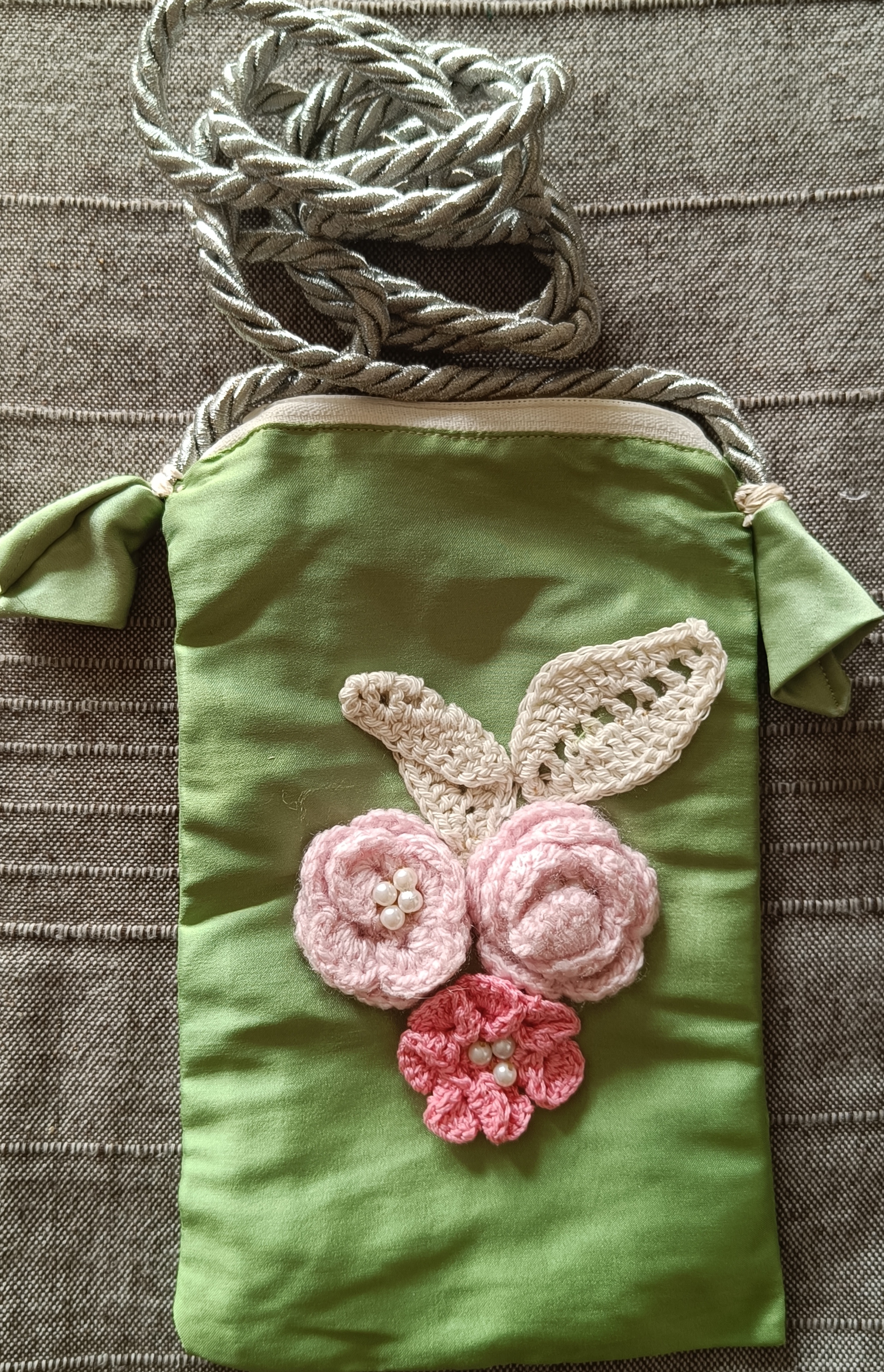 Handcrafted mobile Pouch