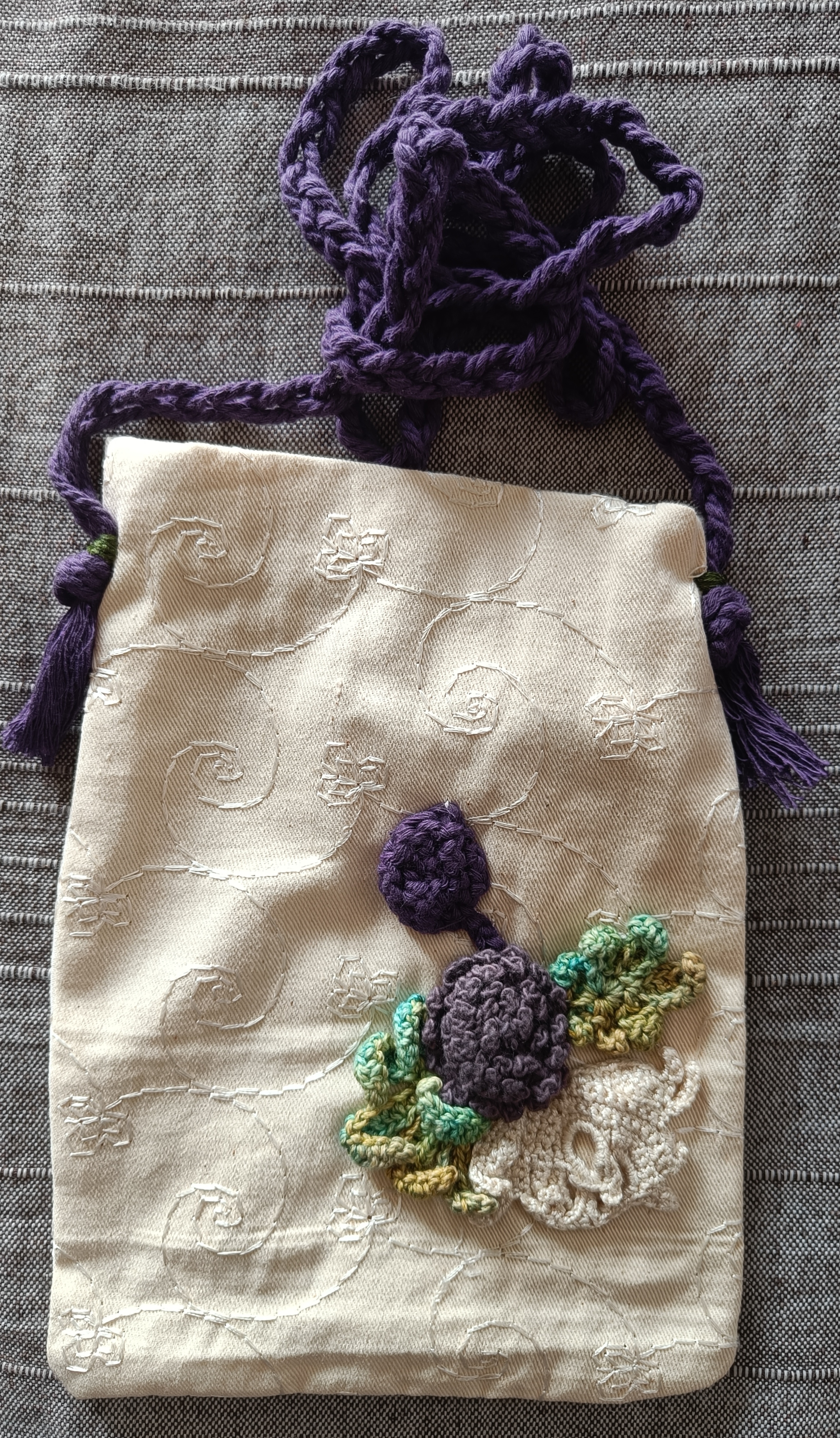 Handcrafted Mobile Pouch