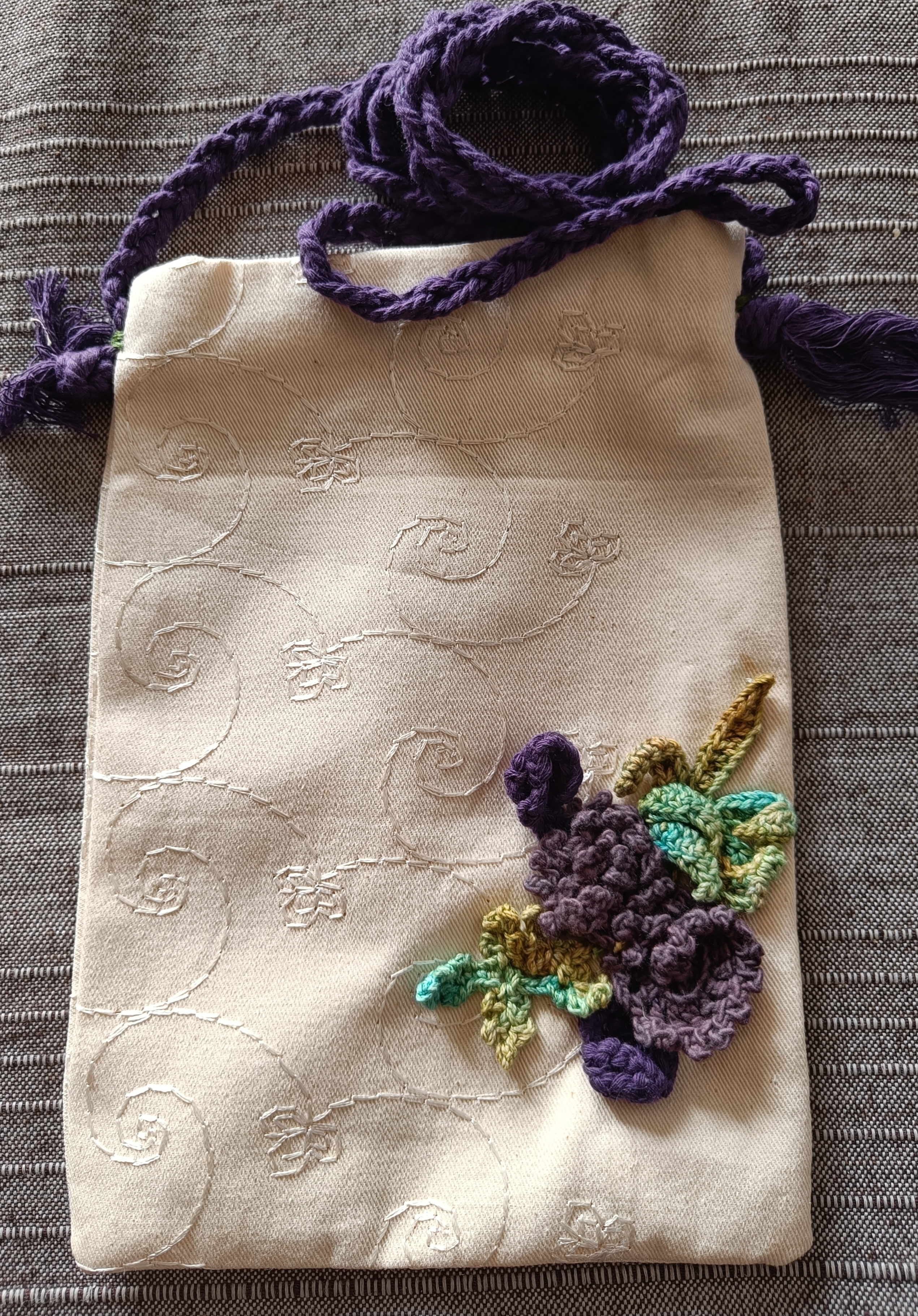 Handcrafted Mobile Pouch