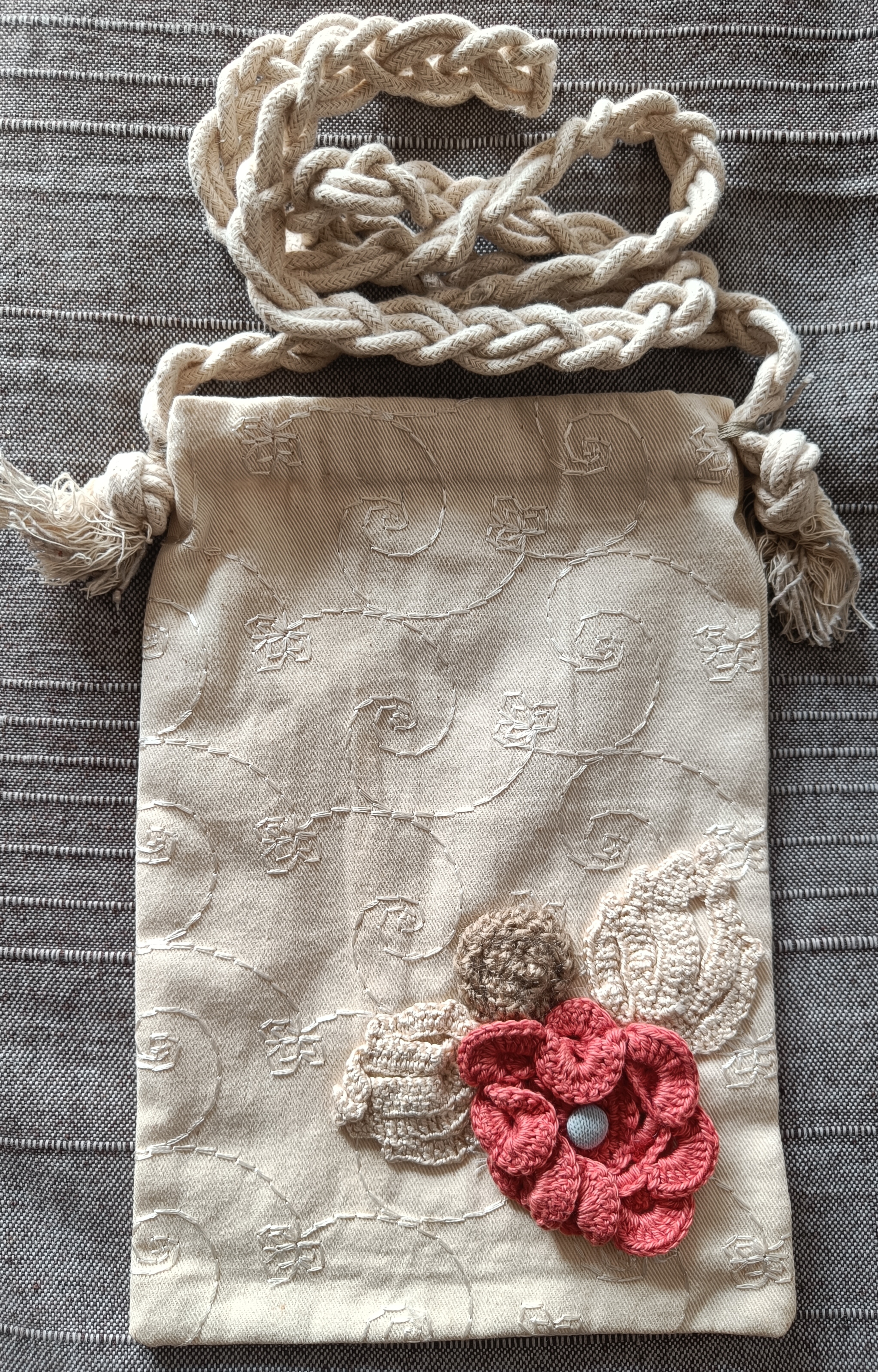 Handcrafted Mobile Pouch