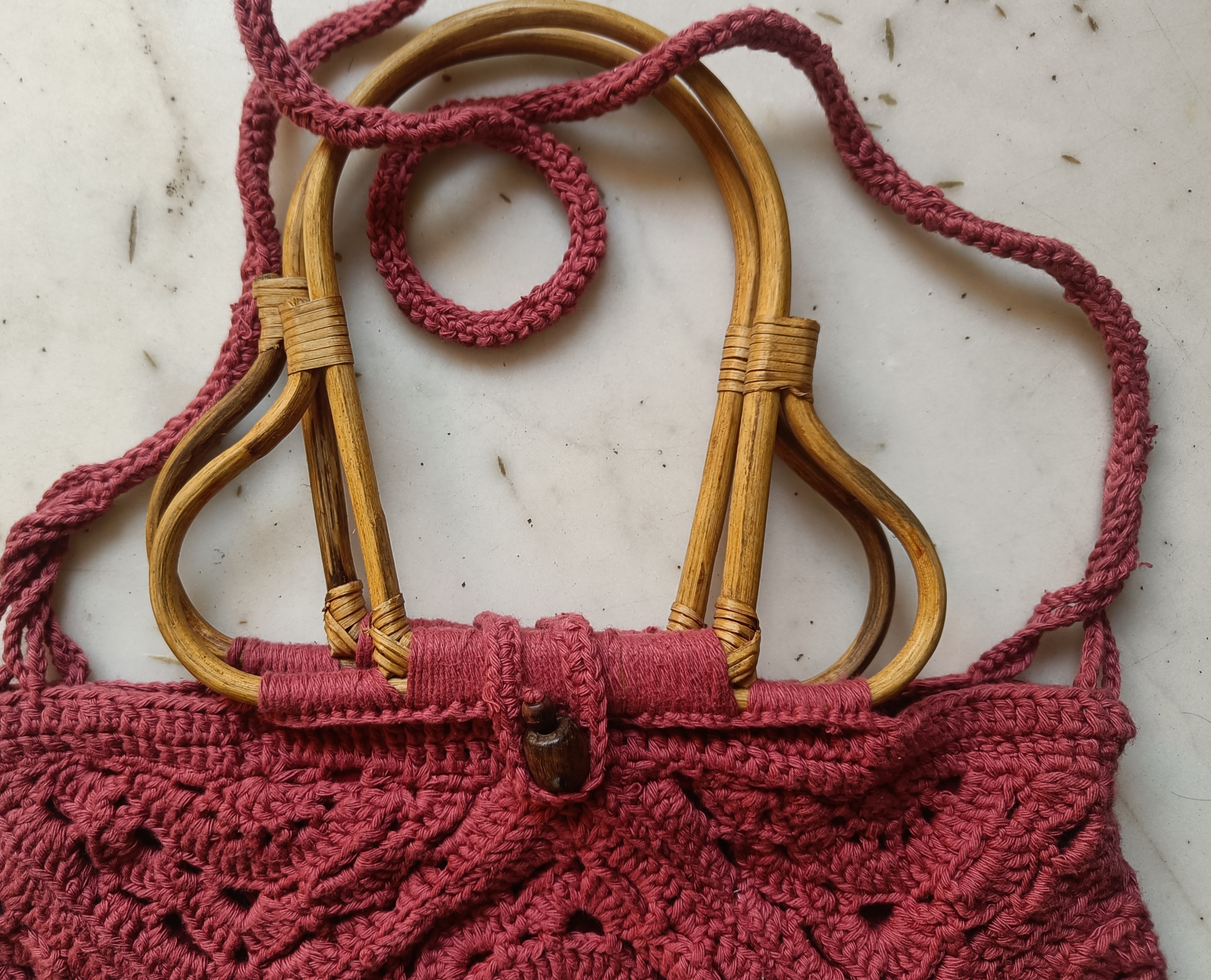 Handcrafted crochet handbag B02