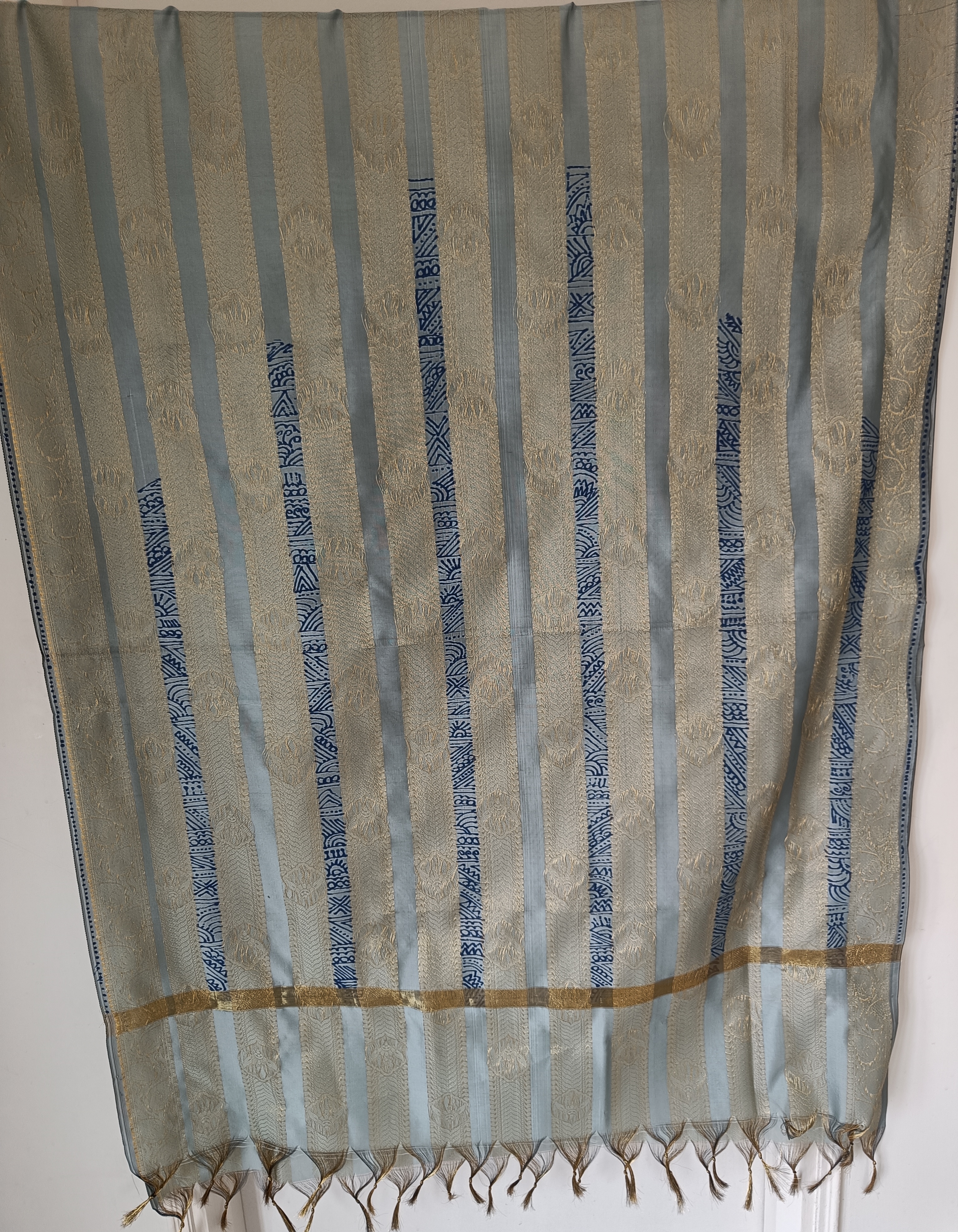 hand-painted dupatta (DF740)