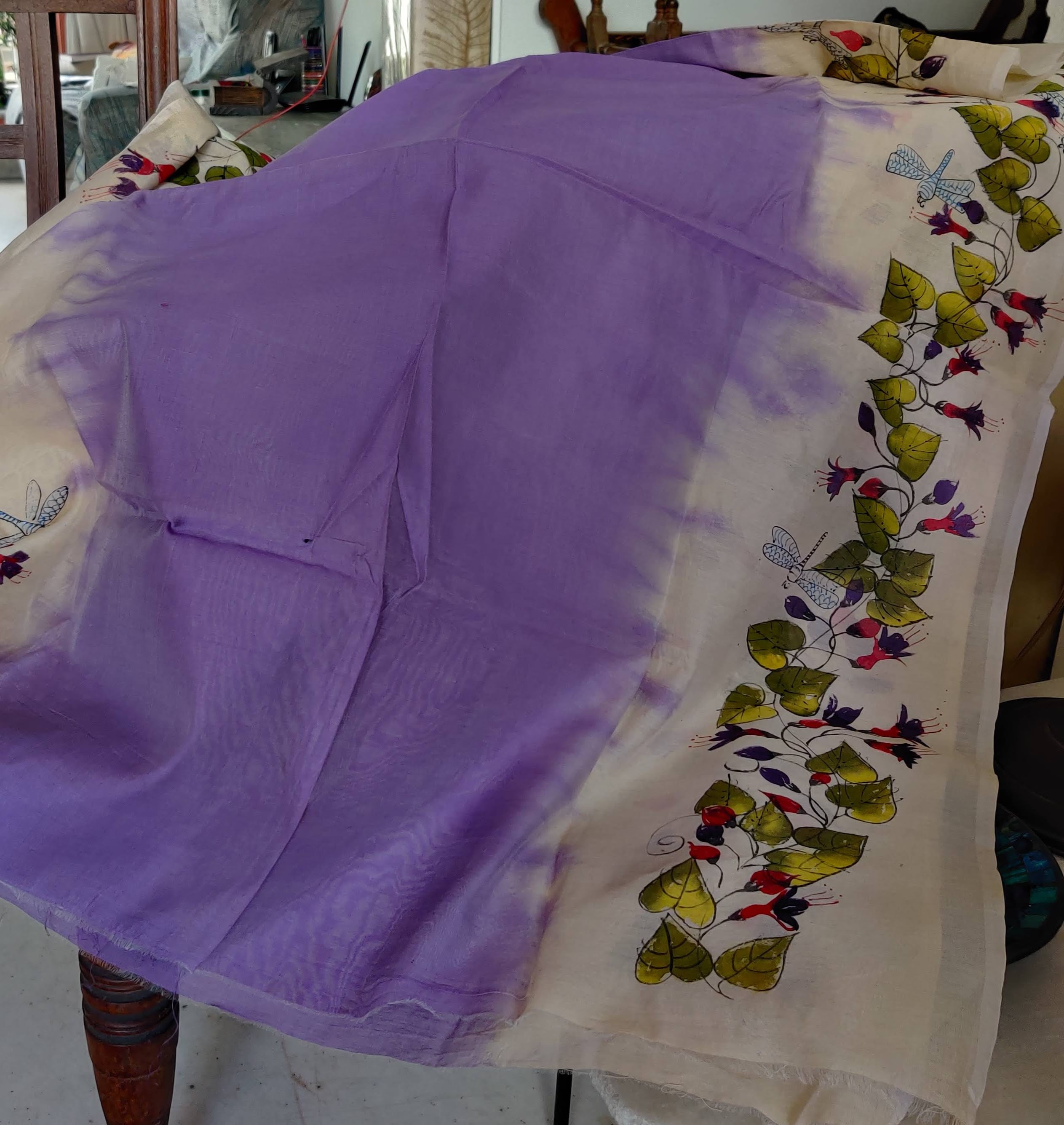 Handcrafted Painted Chanderi dupatta(DCH627)